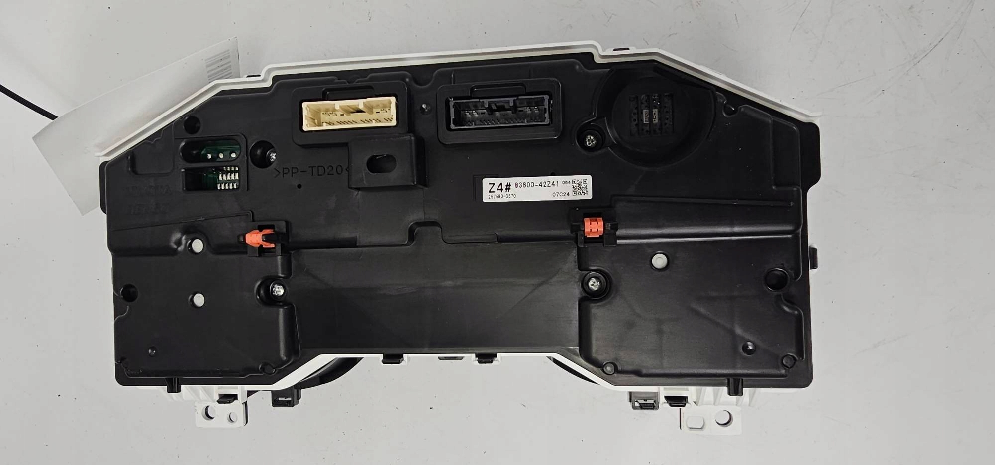 dials clock 83800-42Z41 2.5 TOYOTA RAV4 V