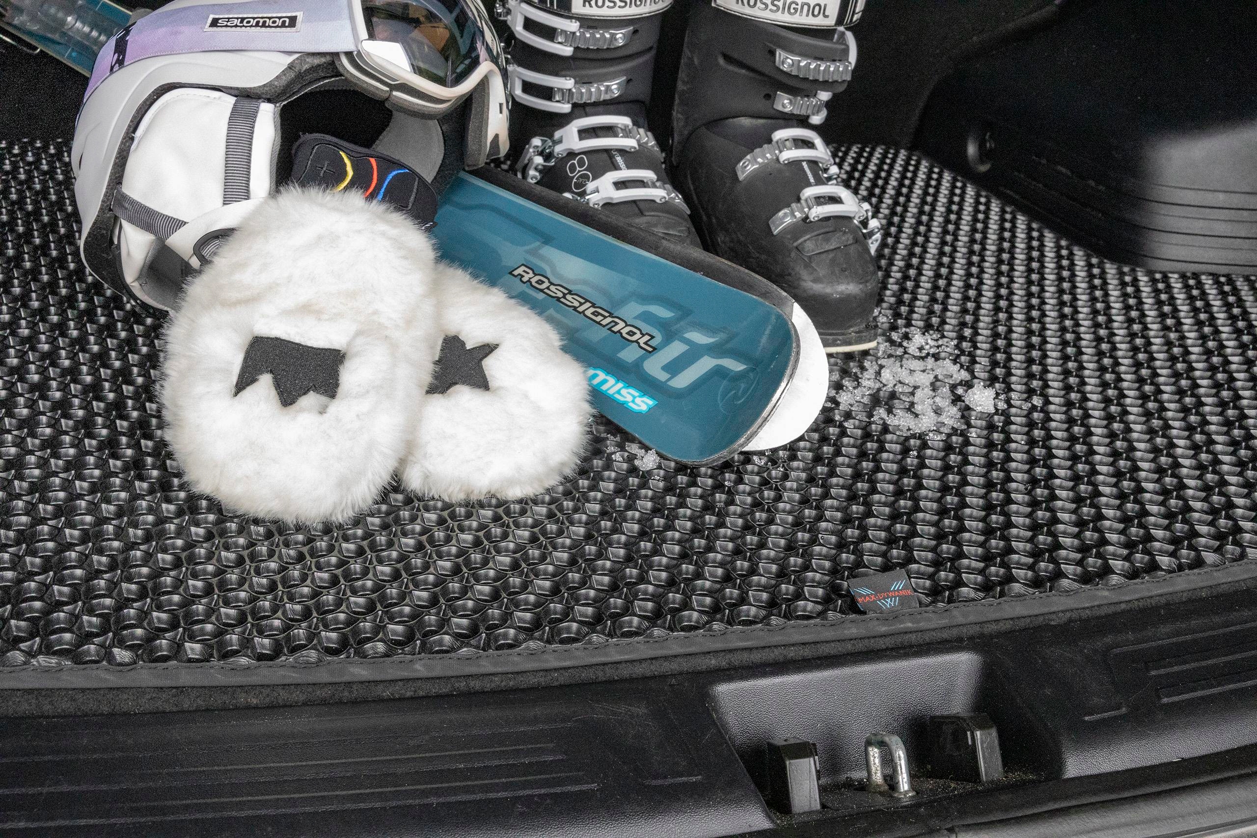 Toyota Hilux VIII Pick-up 2015- Mata bagażnika EVA Waga produktu z opakowaniem jednostkowym 3.02 kg