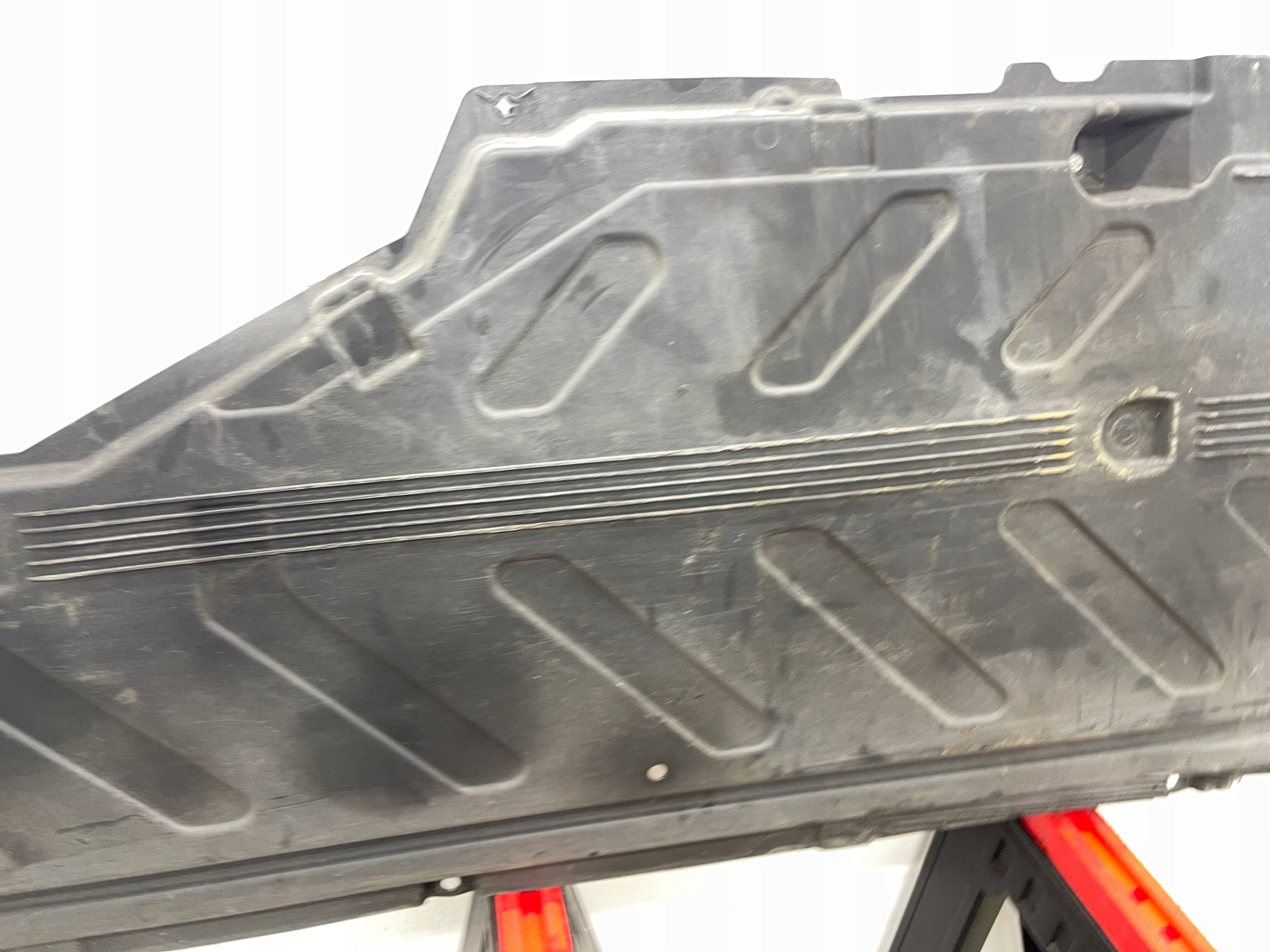 cover chassis right A2136804006 MERCEDES W213