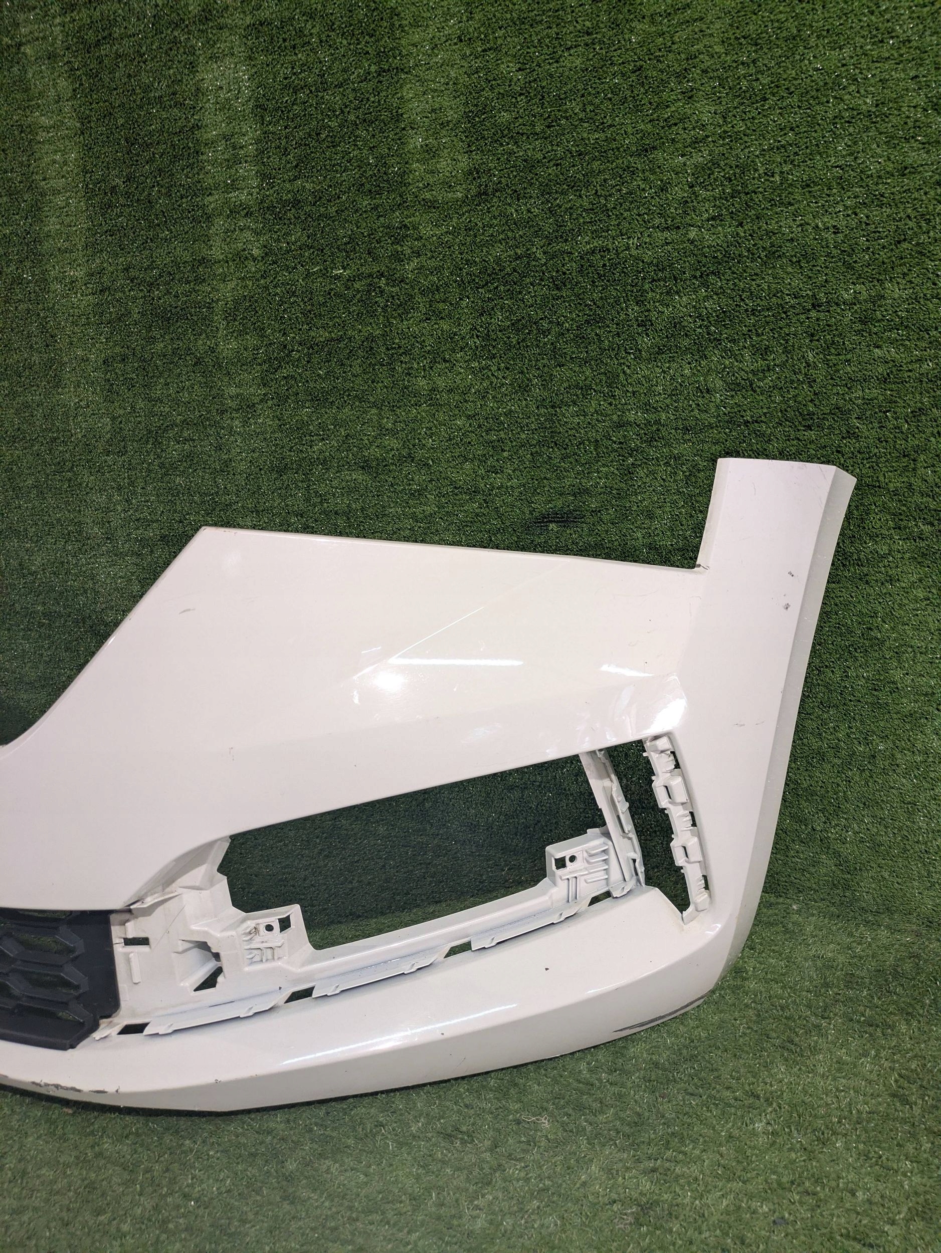 nárazník přední předek SKODA SCALA 18- NR.Z9003