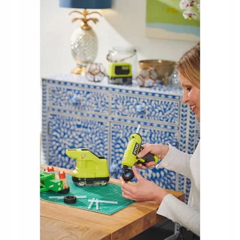 RYOBI AKUMULATOROWY PISTOLET DO KLEJU RGLM18-0 18V 5133005001 Marka Ryobi