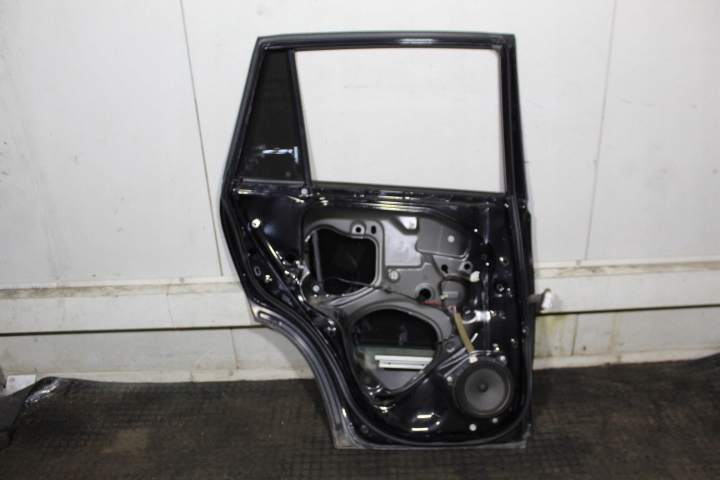 DRZWI LEWY TYŁ TOYOTA RAV4 III 202 Strona zabudowy tył - lewa