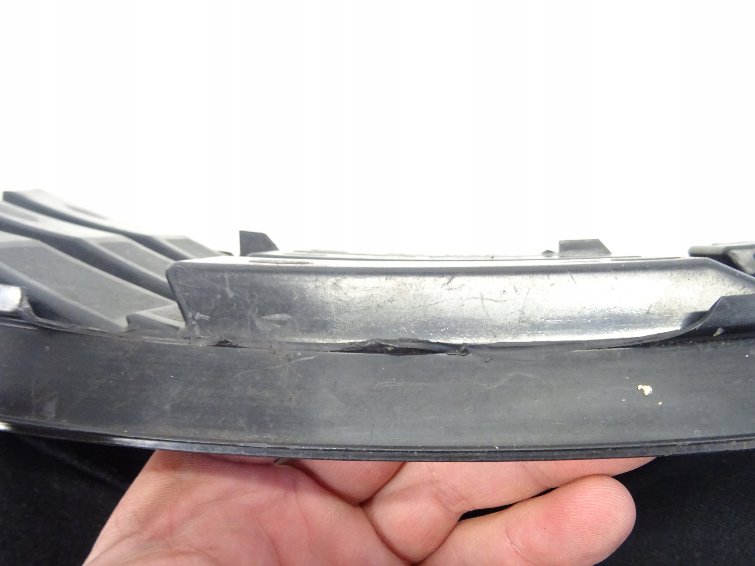 grid of a bumper front front right AUDI A4 B9 8W 8W0807682B