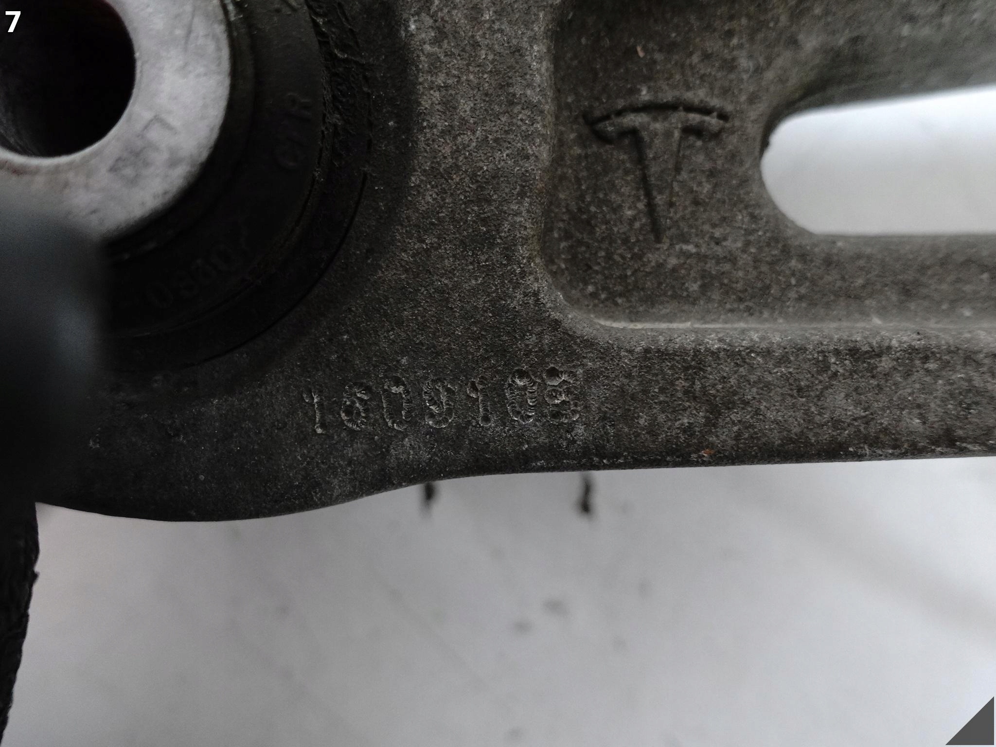 TESLA MODEL S / X 12- lower arm sususpension front left=right AWD 4X4