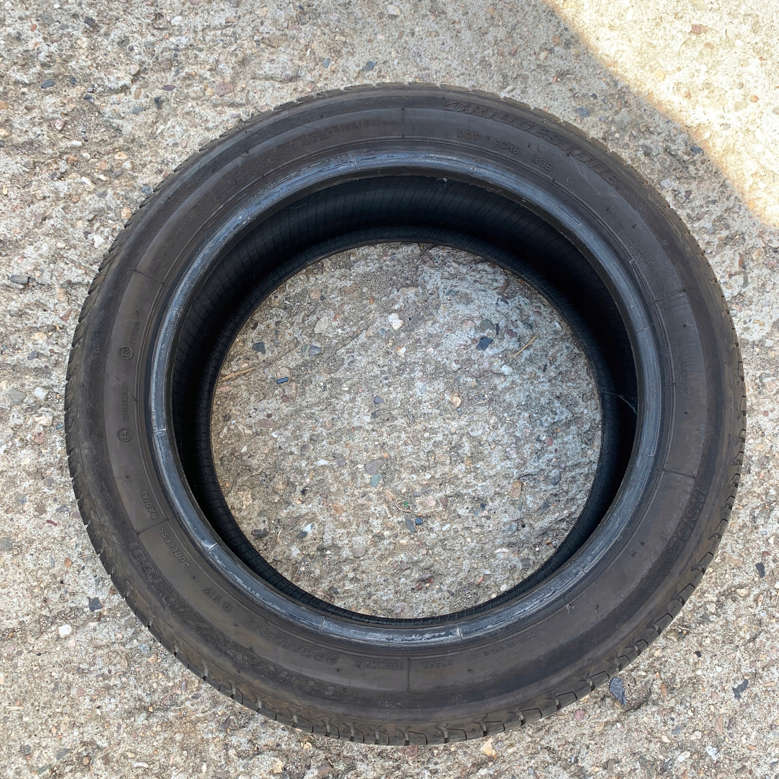 Bridgestone Turanza T001 225/45R17 Szerokość opony 225 mm