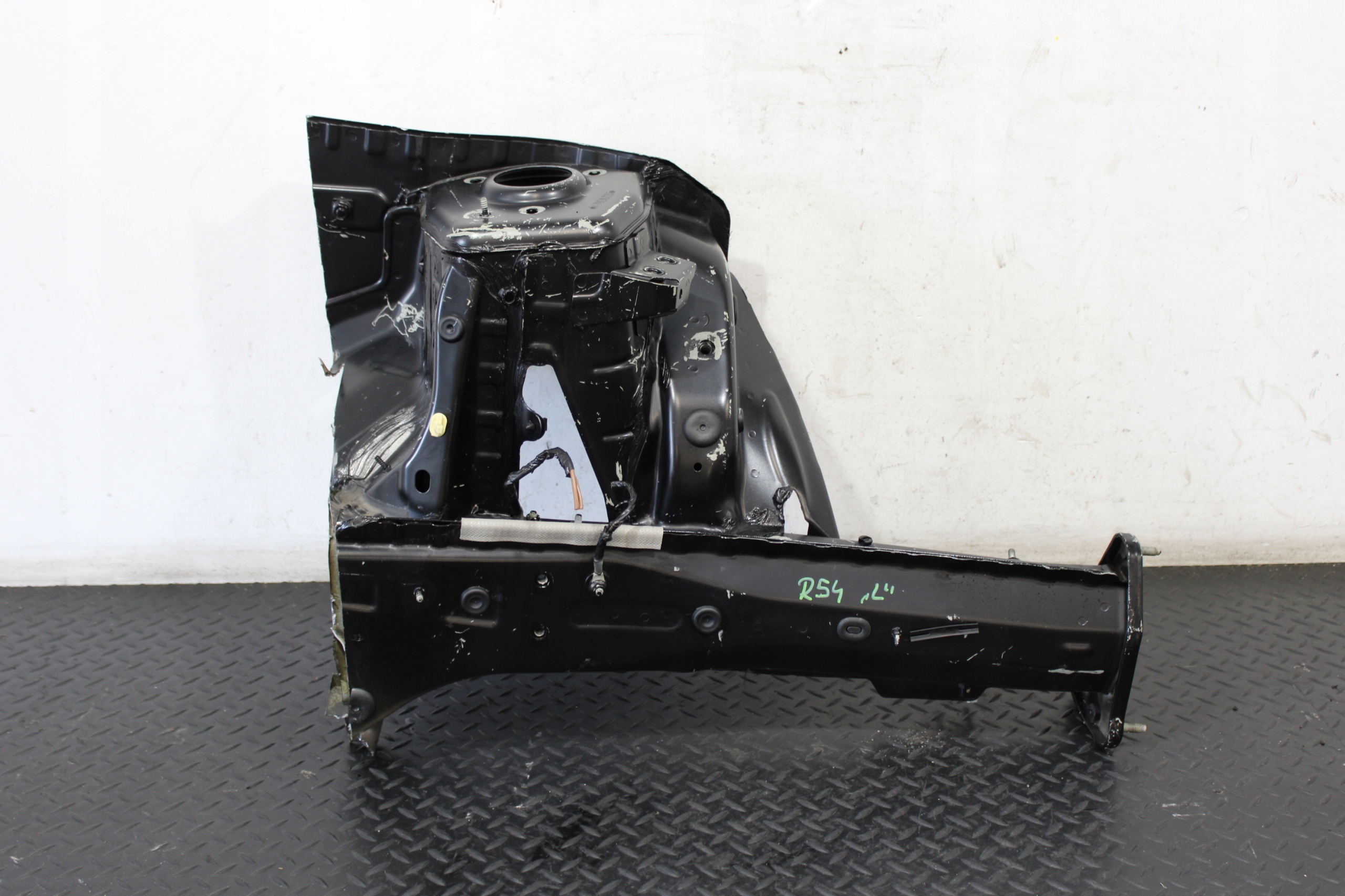 quarter quarter left front MINI CLUBMAN R55 COOPER R56