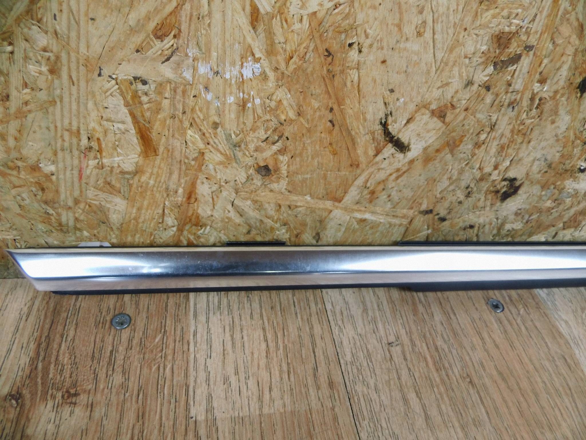Volvo XC60 II moulding dust door right front front 32229815