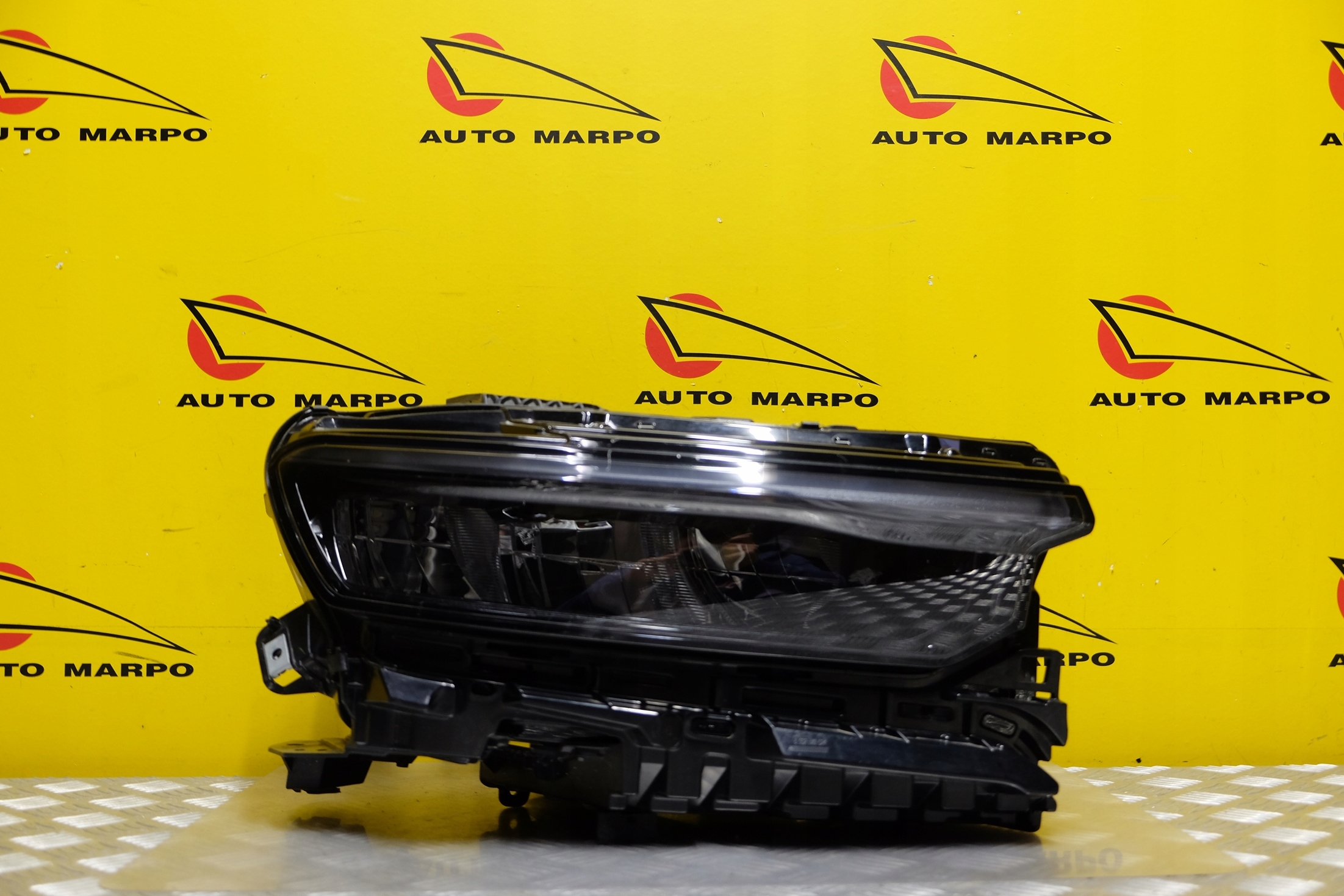 JEEP GRAND CHEROKEE 21- REFLEKTOR LAMPA LED R USA Numer katalogowy części GRANDCHEROKEE2021-REFLEKTORLEDR