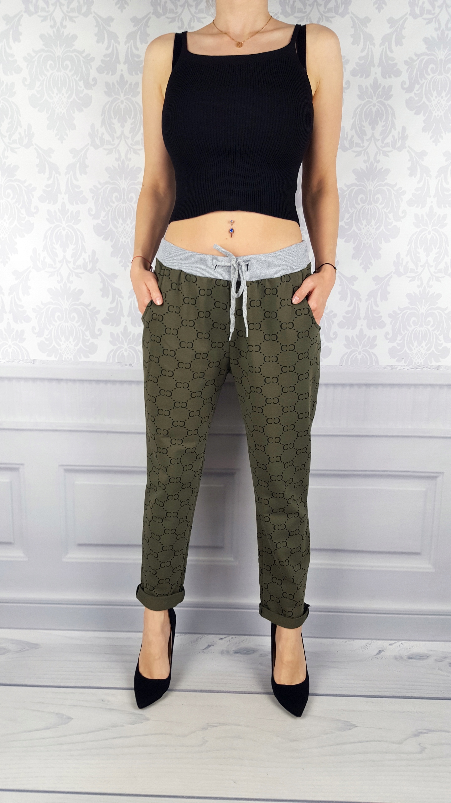 WYGODNE - SPODNIE - DRESOWE - KWIATY - Plus - Size Model Kwiaty