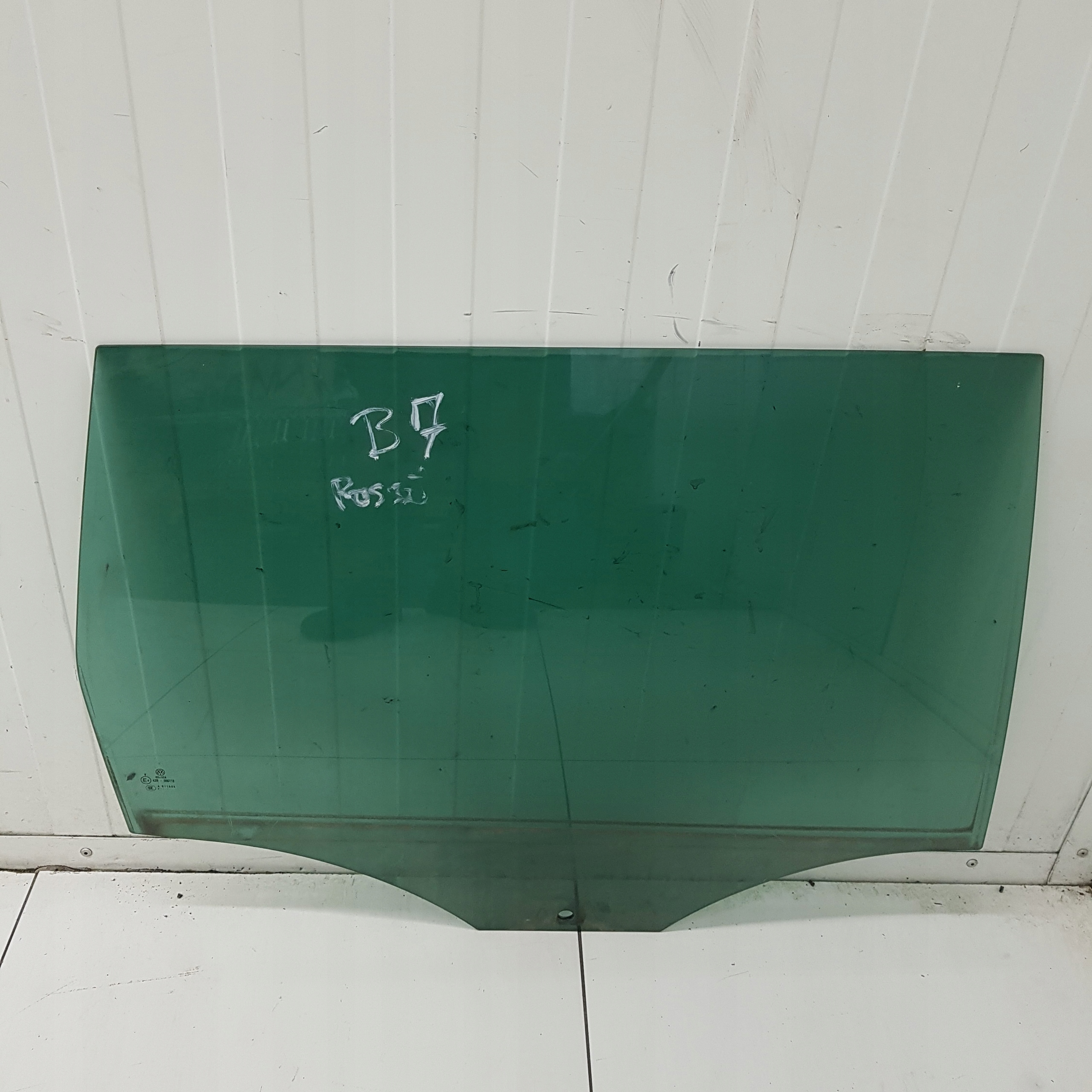 window side right rear door VOLKSWAGEN PASSAT B7