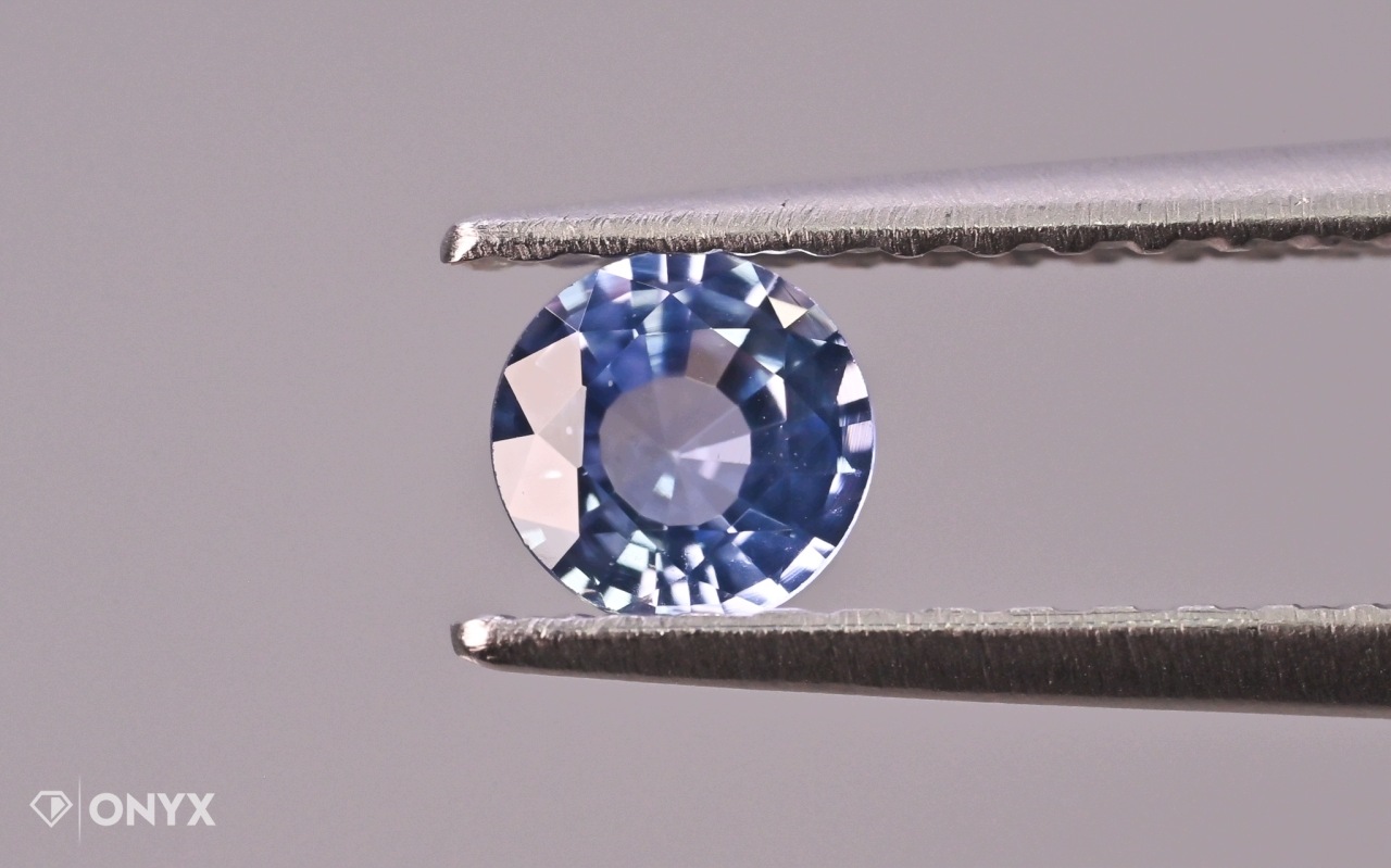 Fasetovaný safír kulatý o průměru 4 mm