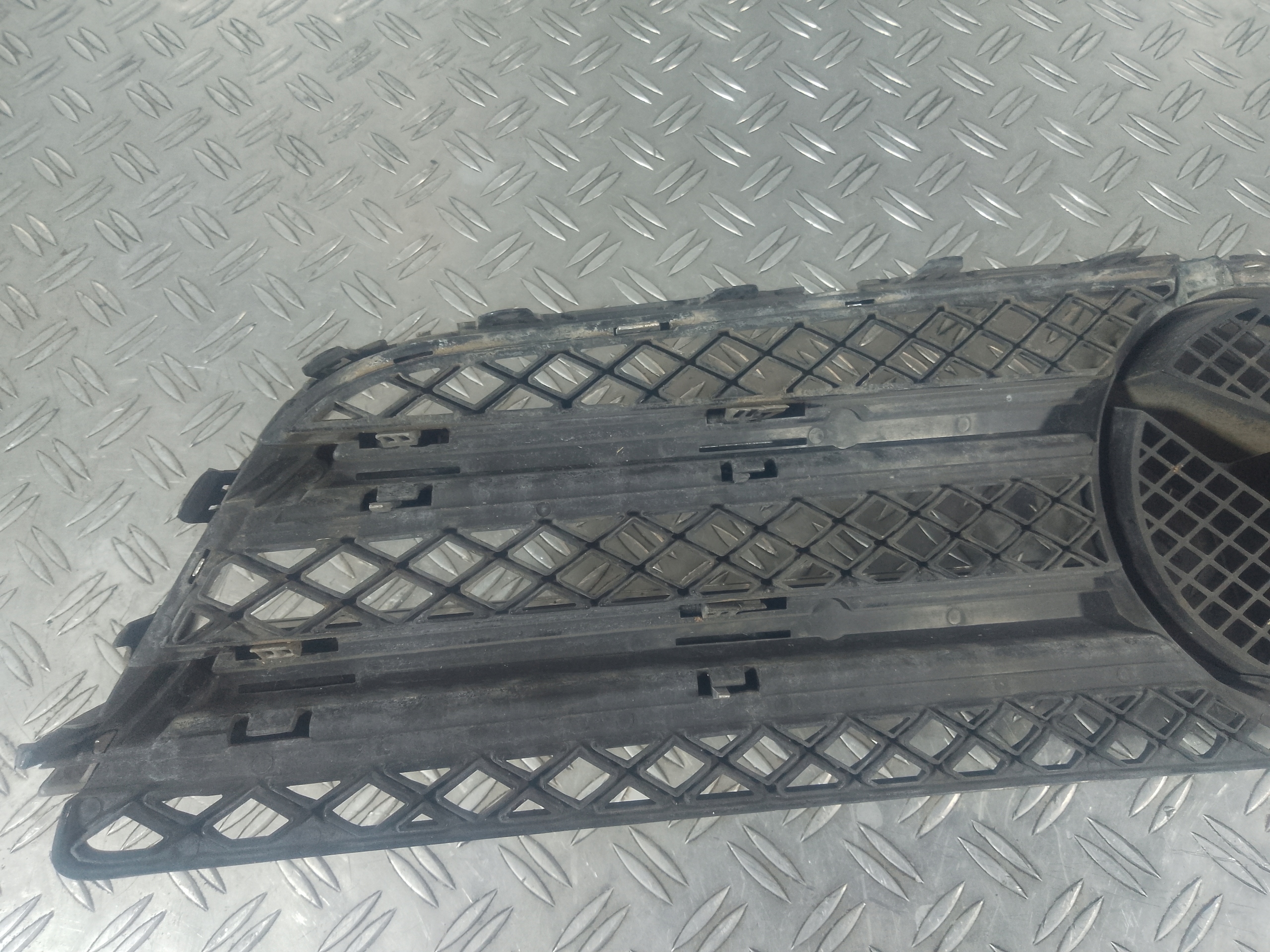 Mercedes-Benz E-Klasse W207 Kühlergrill FRONTGRILL Kühlergitter A2078880283 - Thumbnail 5