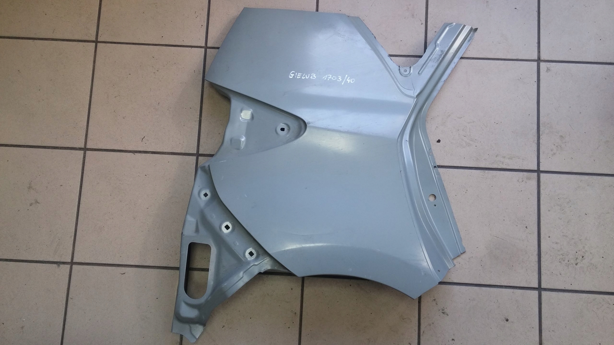 TOYOTA VERSO S VERSO-S 11-13 BŁOTNIK PRAWY TYLNY