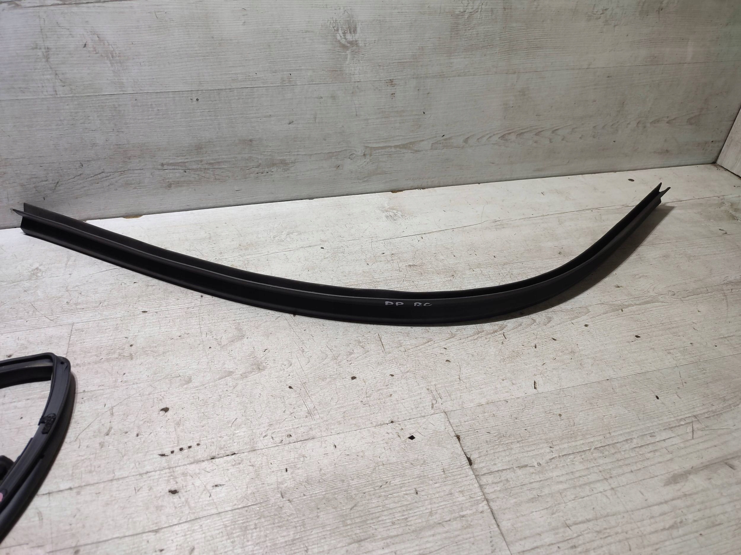 Lexus RC 2019 front side right gasket door