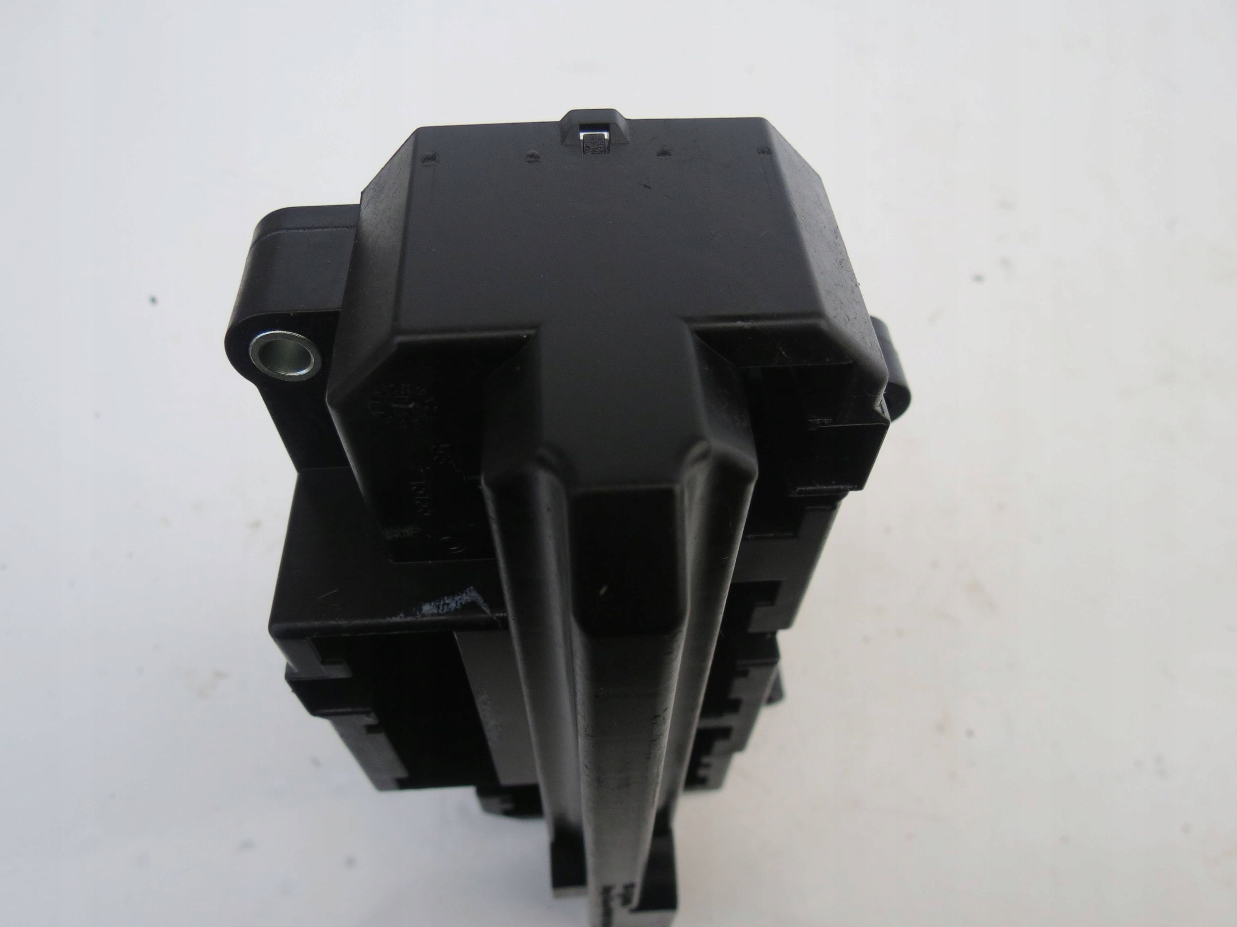 Kasten ROZDZIELACZ der Sicherungen BMW E65 6900583