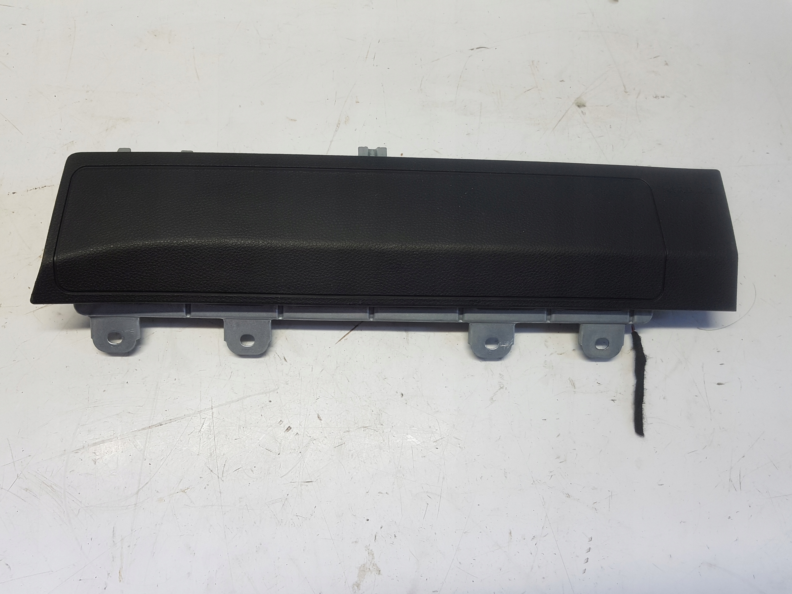 1768600402 - MERCEDES W117 CLA W176 Колінна подушка