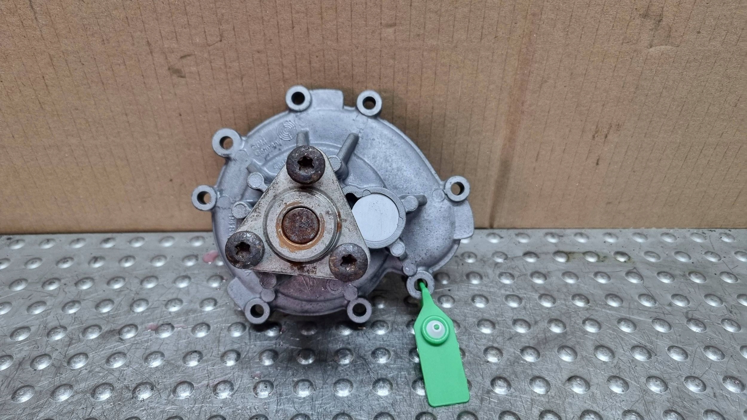 pumpa cirkulacije vode 94810601104 PORSCHE CAYENNE i 4.5 V8