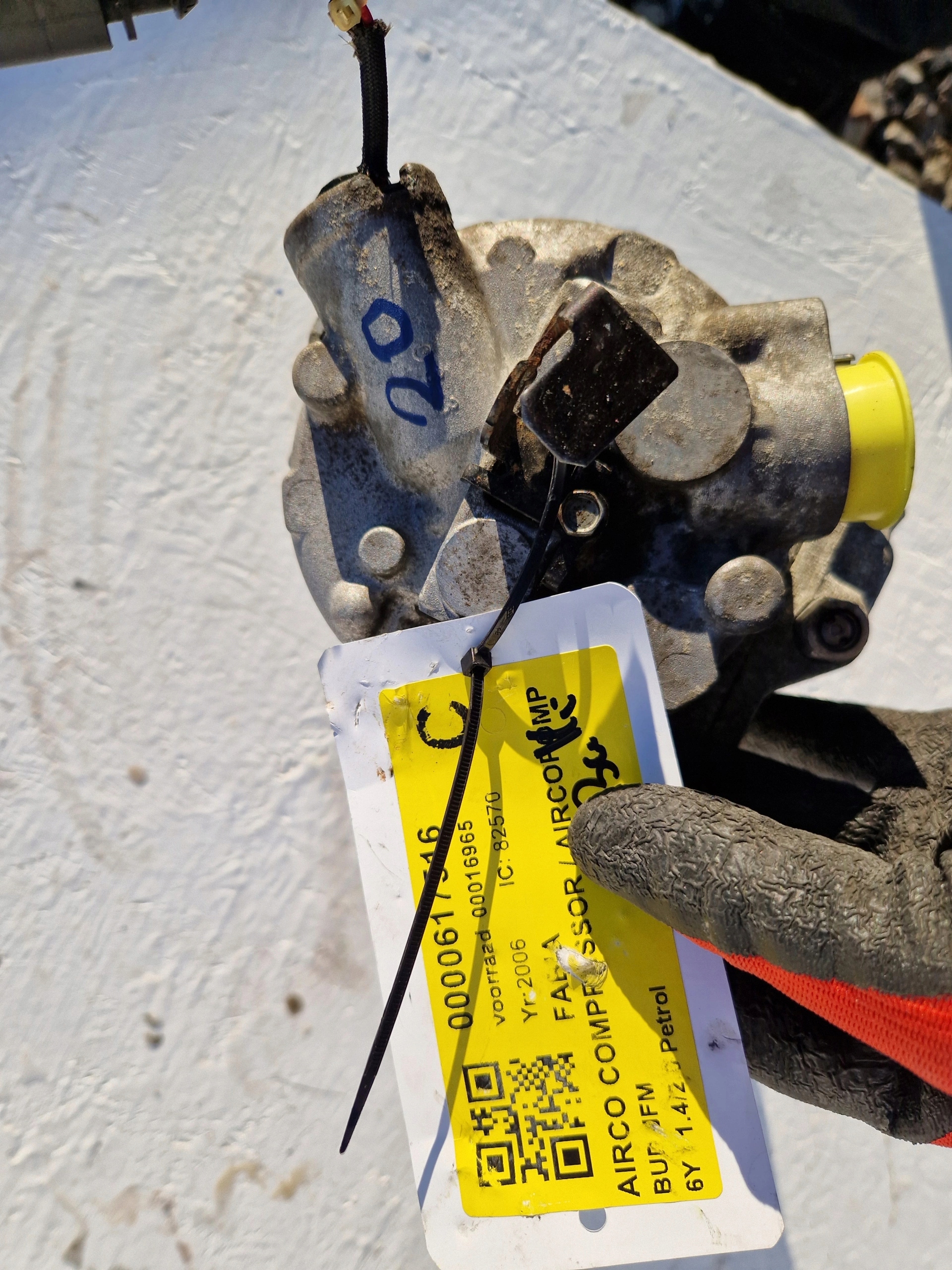 компрессор кондиционера FABIA vw Polo IV 9N 01- 1.4