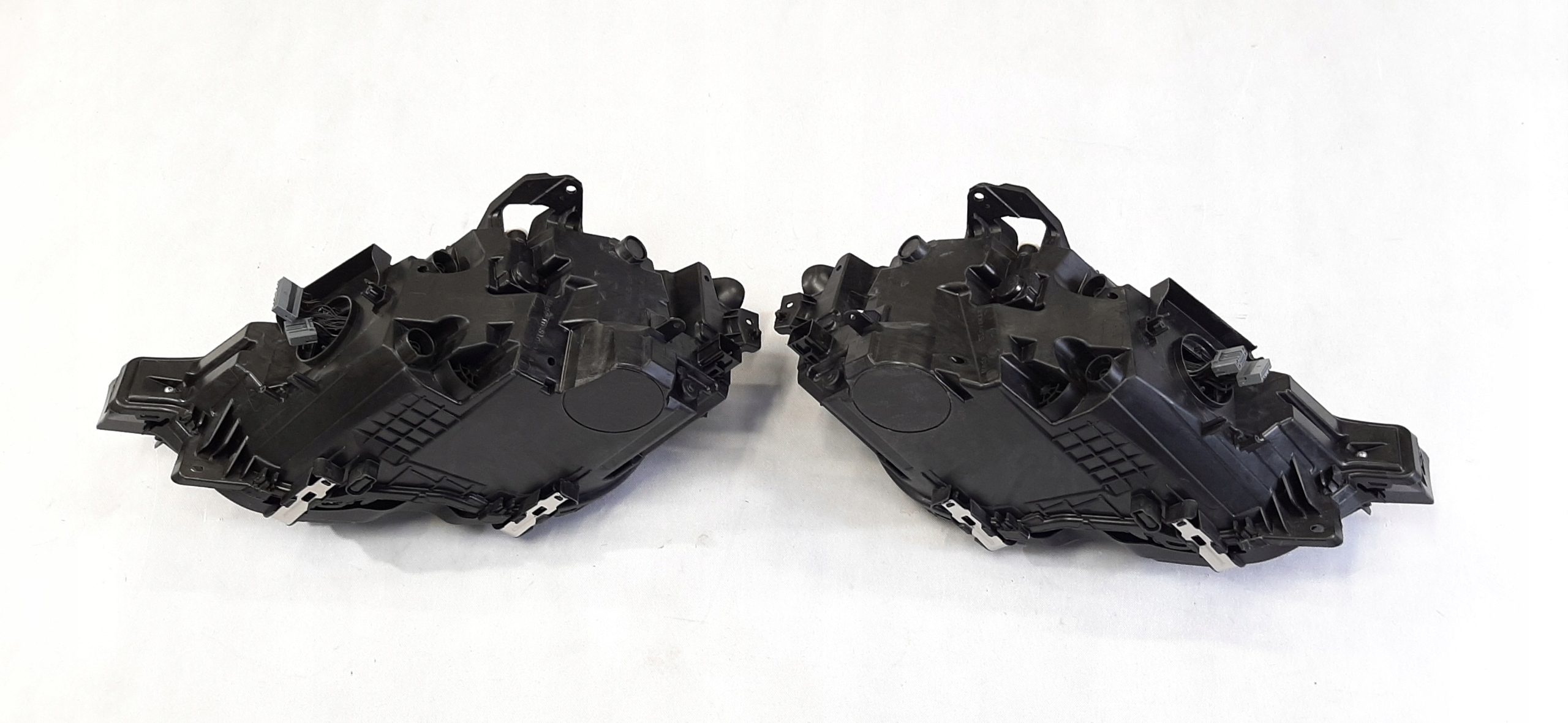 VOLVO XC60 LED LAMPY KOMPLET 32337374 32337383 Producent części Volvo OE