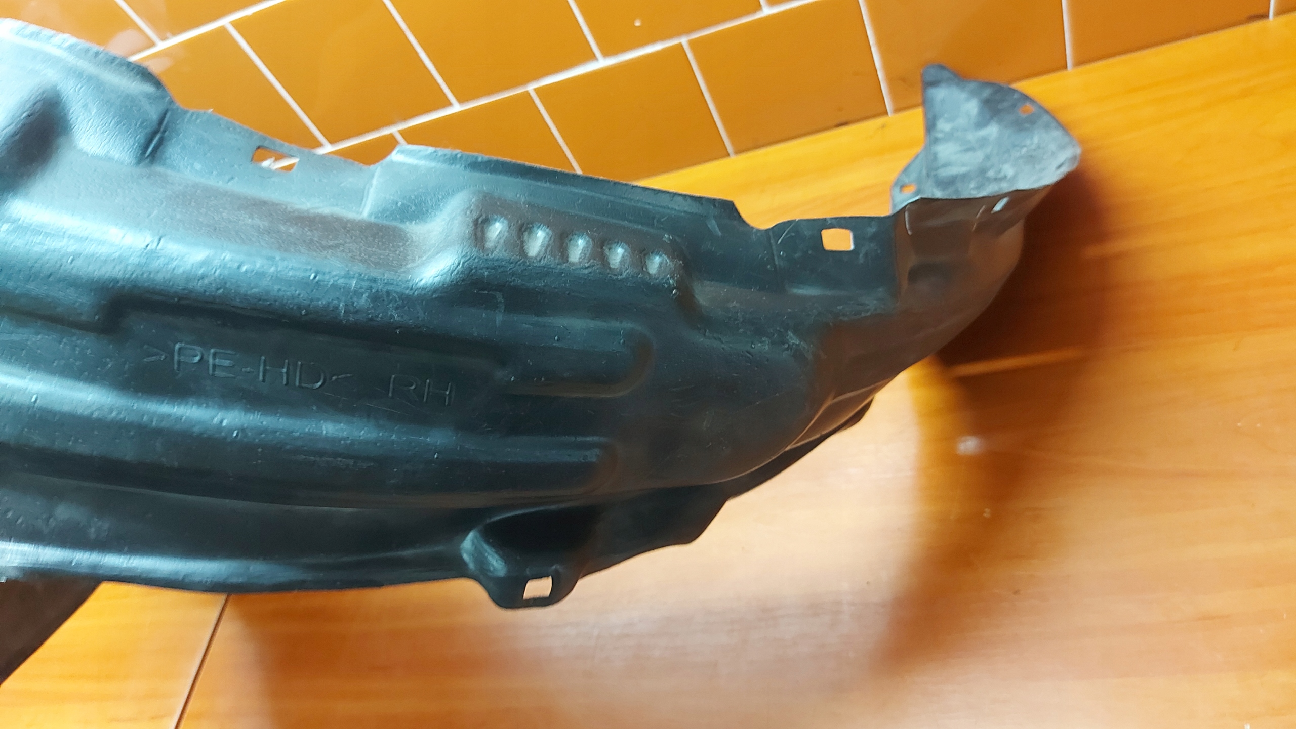 mudguard right front TOYOTA HILUX 05-12