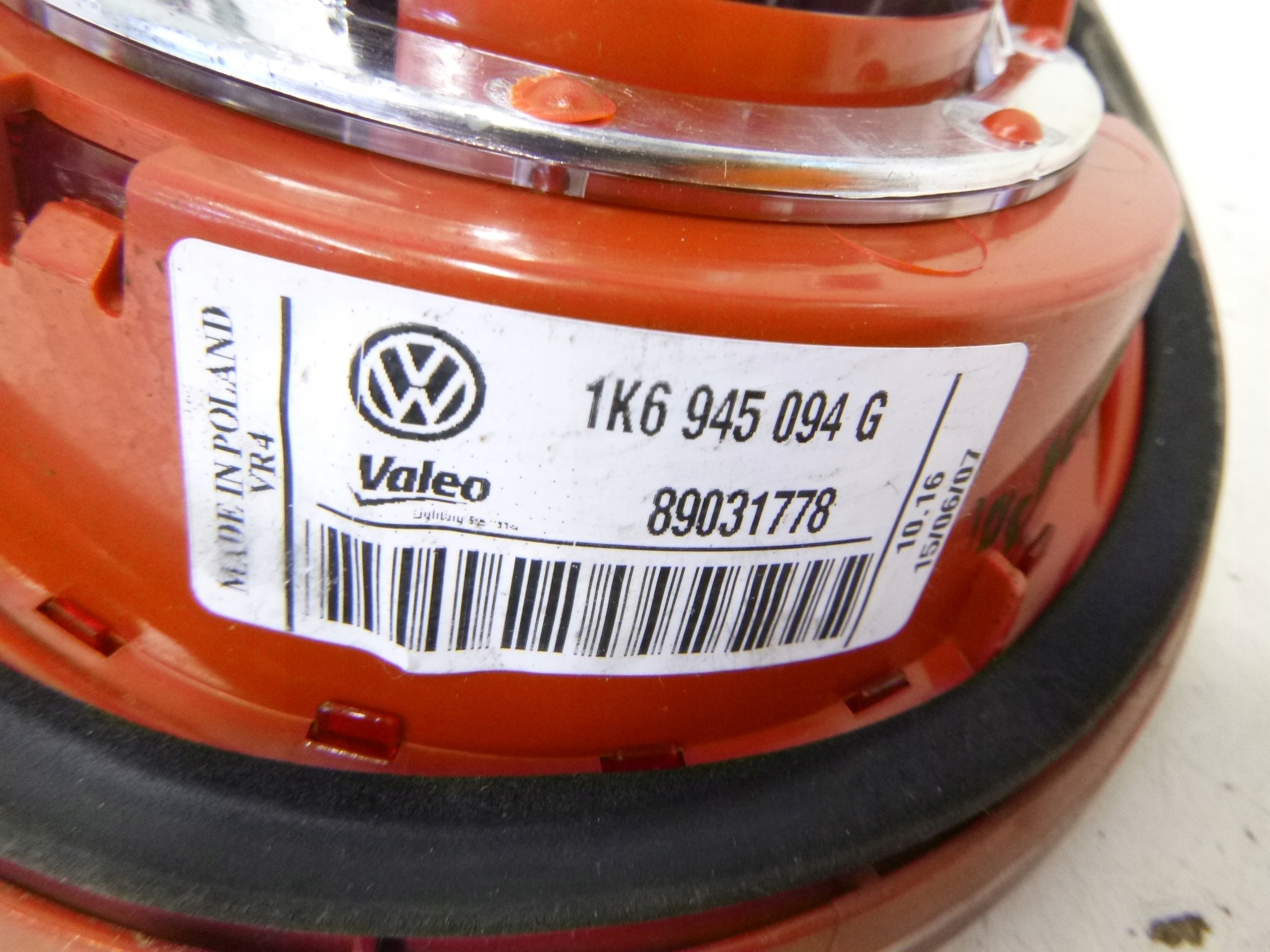light rear right z bonnet VW Golf V 3d 2008r.