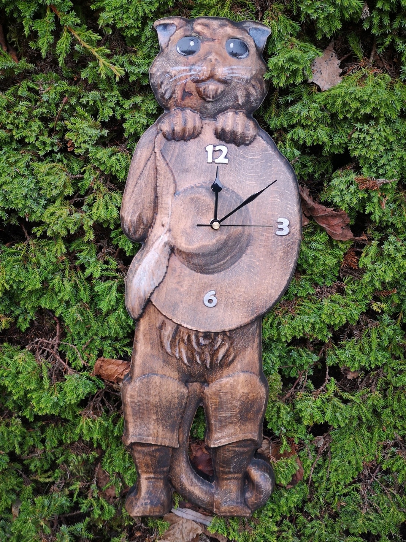 Kočka v botách hodiny do dřeva 50cm jako dárek
