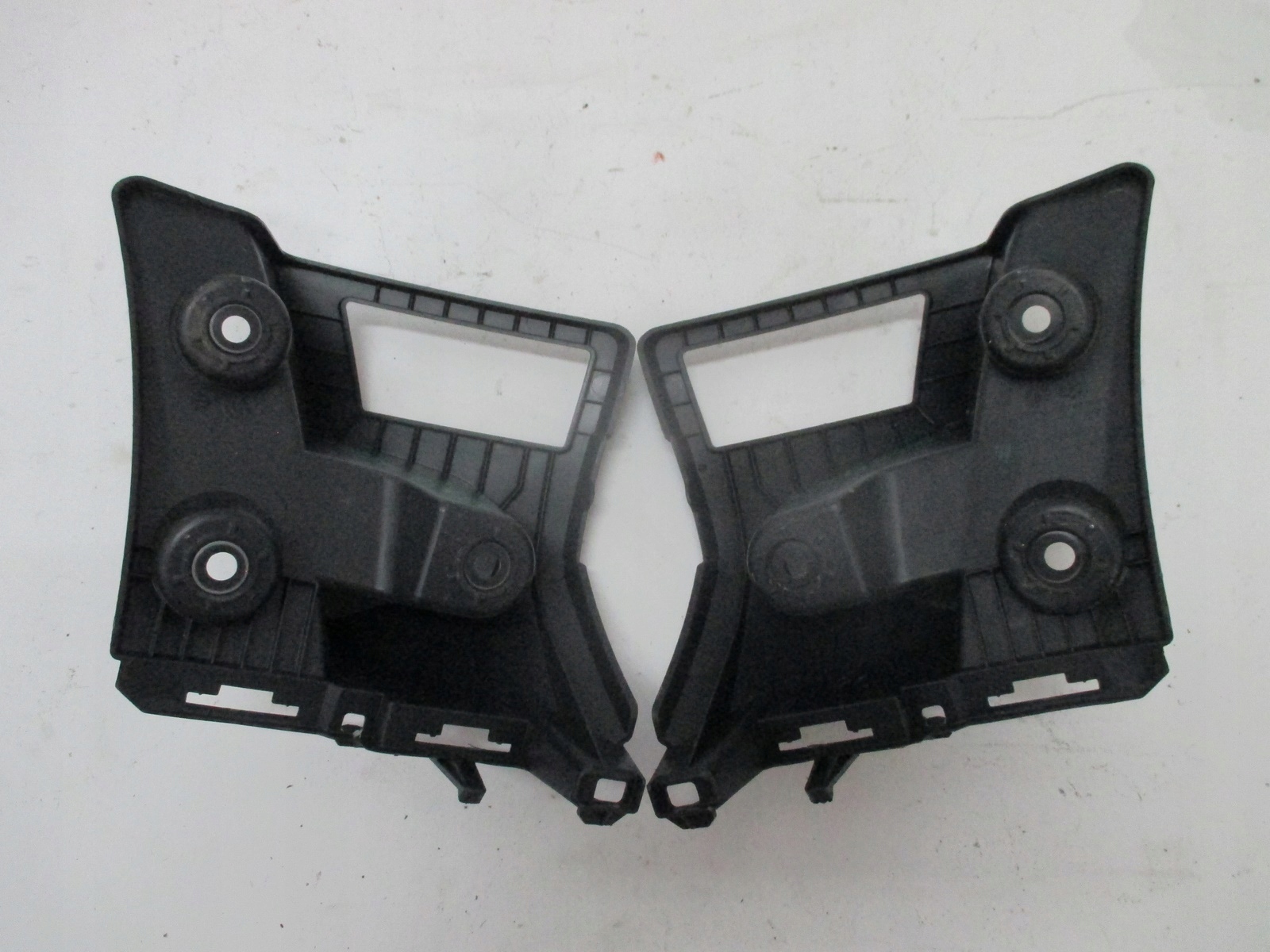 bumper bracket rear part PEUGEOT 308 T10 9835306280 right