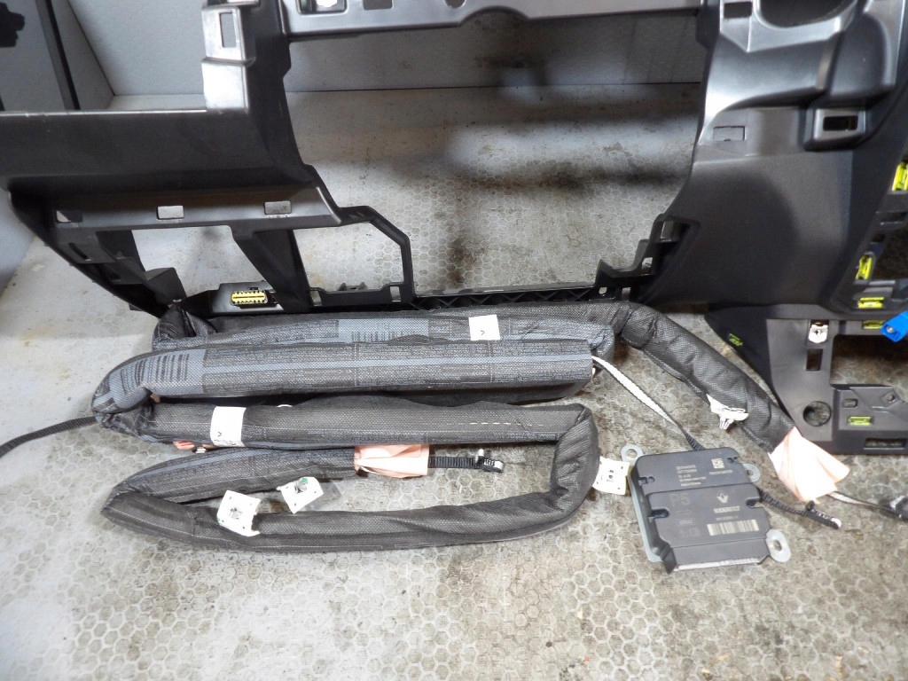 DACIA DUSTER II LIFT console cockpit dashboard airbag