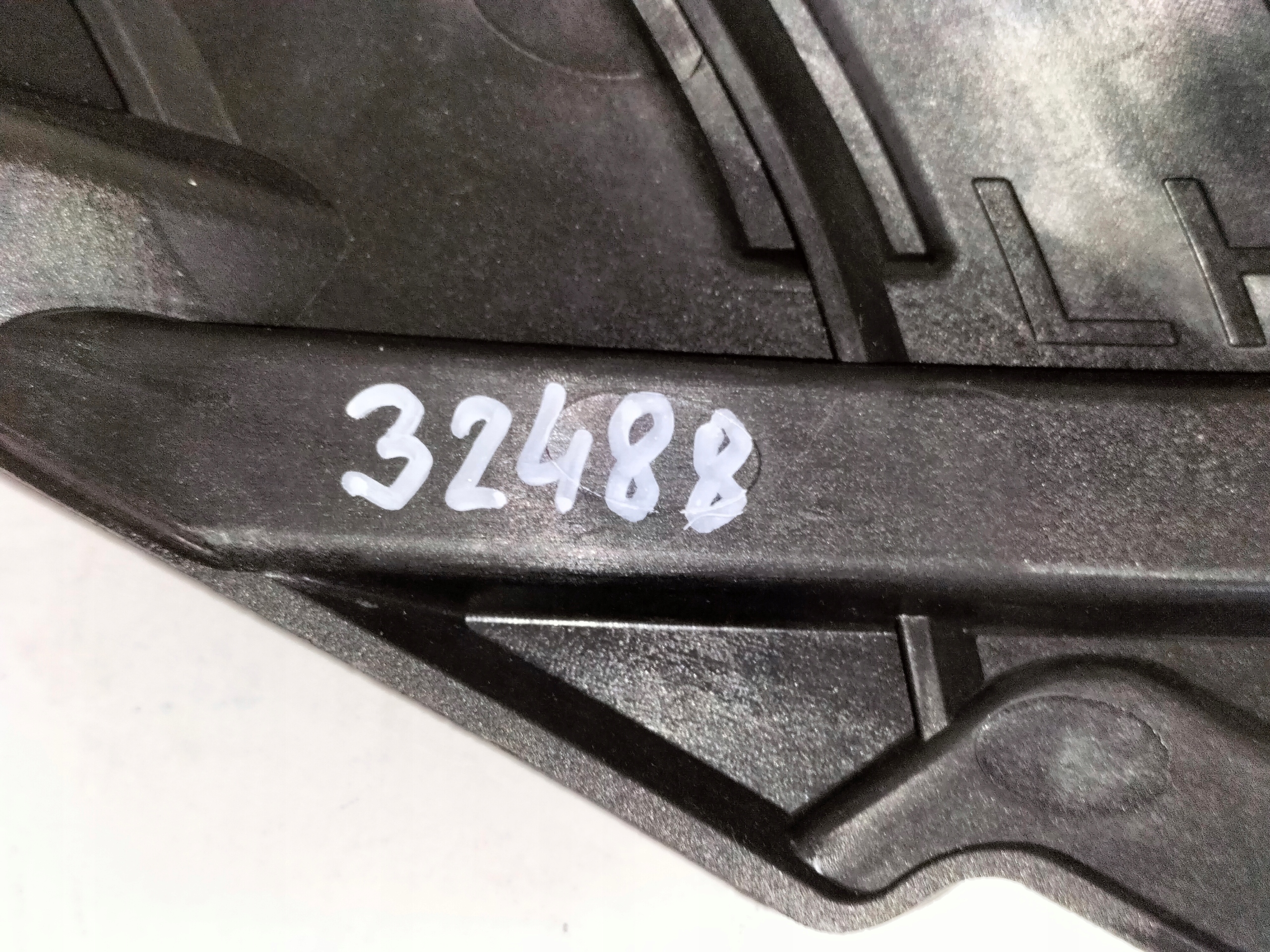 support holder of a bumper front left HYUNDAI KONA II SX2 EV 23