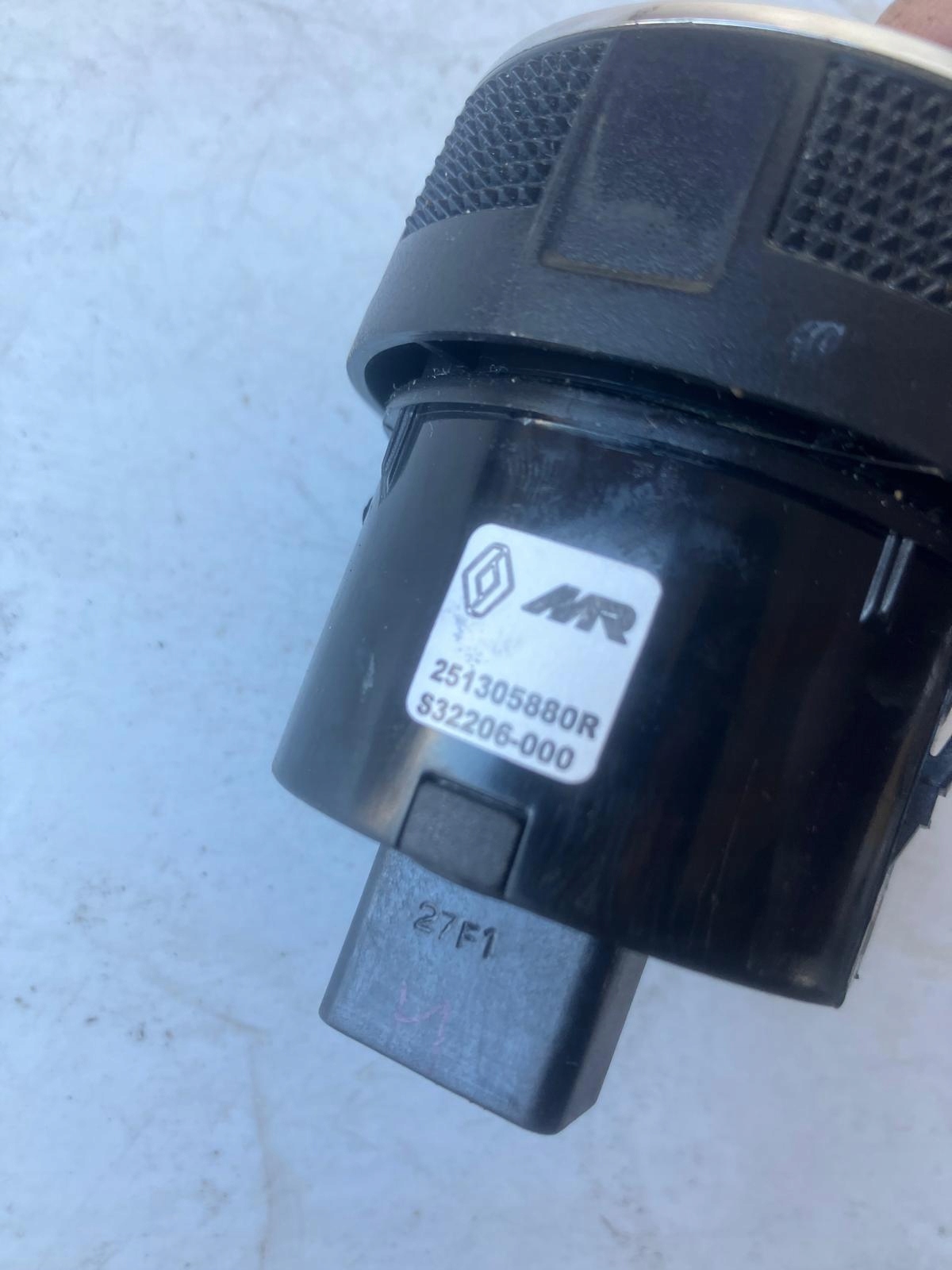 switch changes of the gear DACIA SPRING 251305880R