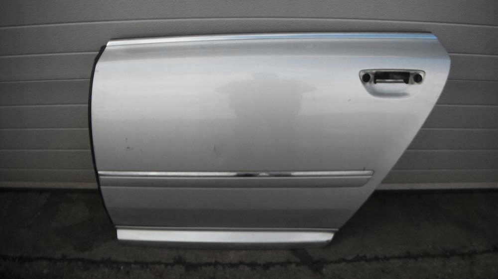 AUDI A8 D3 02-09 DRZWI LEWY TYŁ LY7