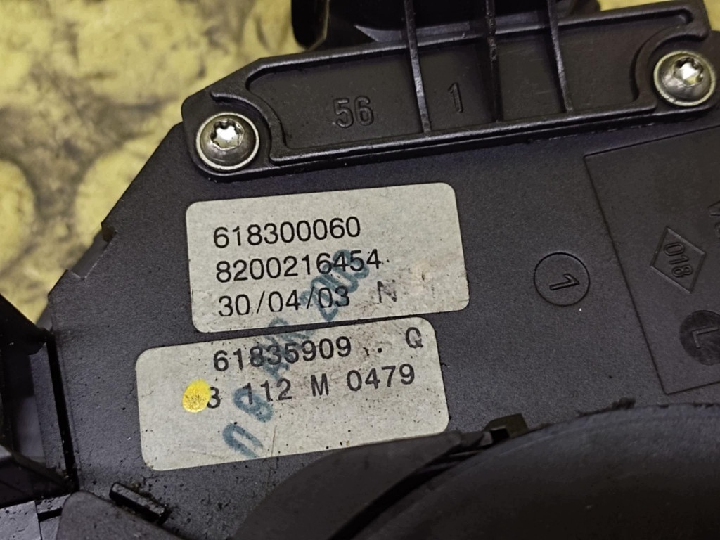 RENAULT MEGANE II commande levier commodo sous volant 8200216454
