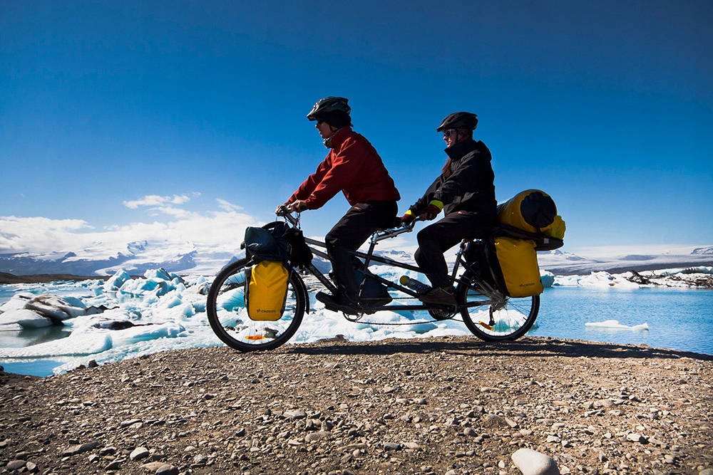 Sakwy Crosso DRY 60 Click System / Czerwony kolor Kolor dominujący pomarańcze i czerwienie