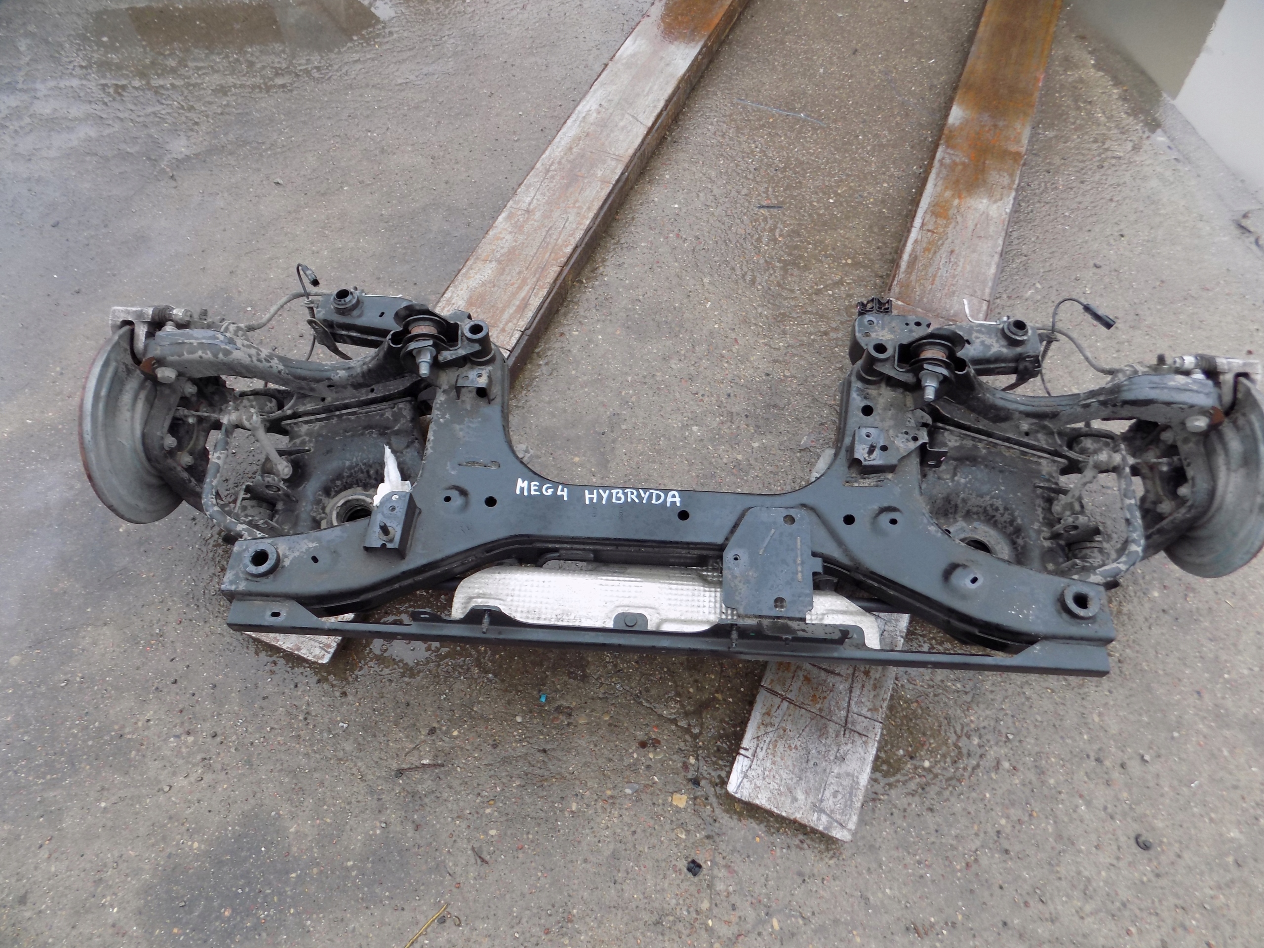 Zawieszenie lewy tył wózek Megane IV Kombi Hybryda