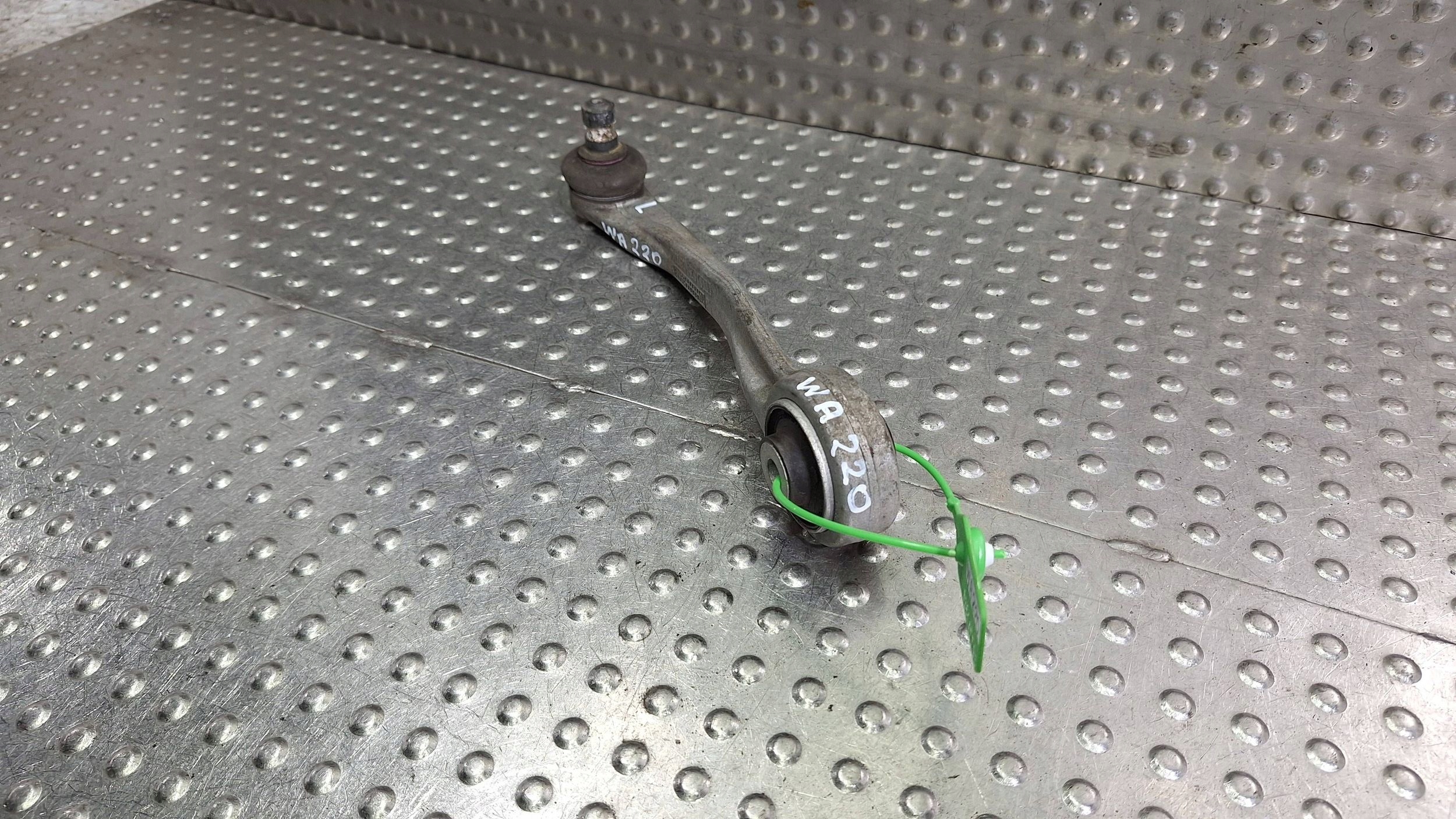 arm left front upper 8K0407509A 8K0509A AUDI A4 B8 A5 8T Q5 8R