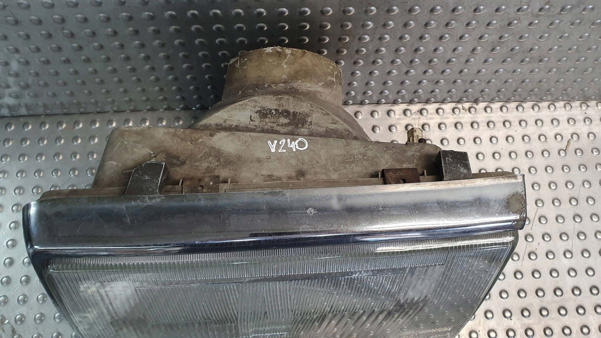 light front left VOLVO 240 74