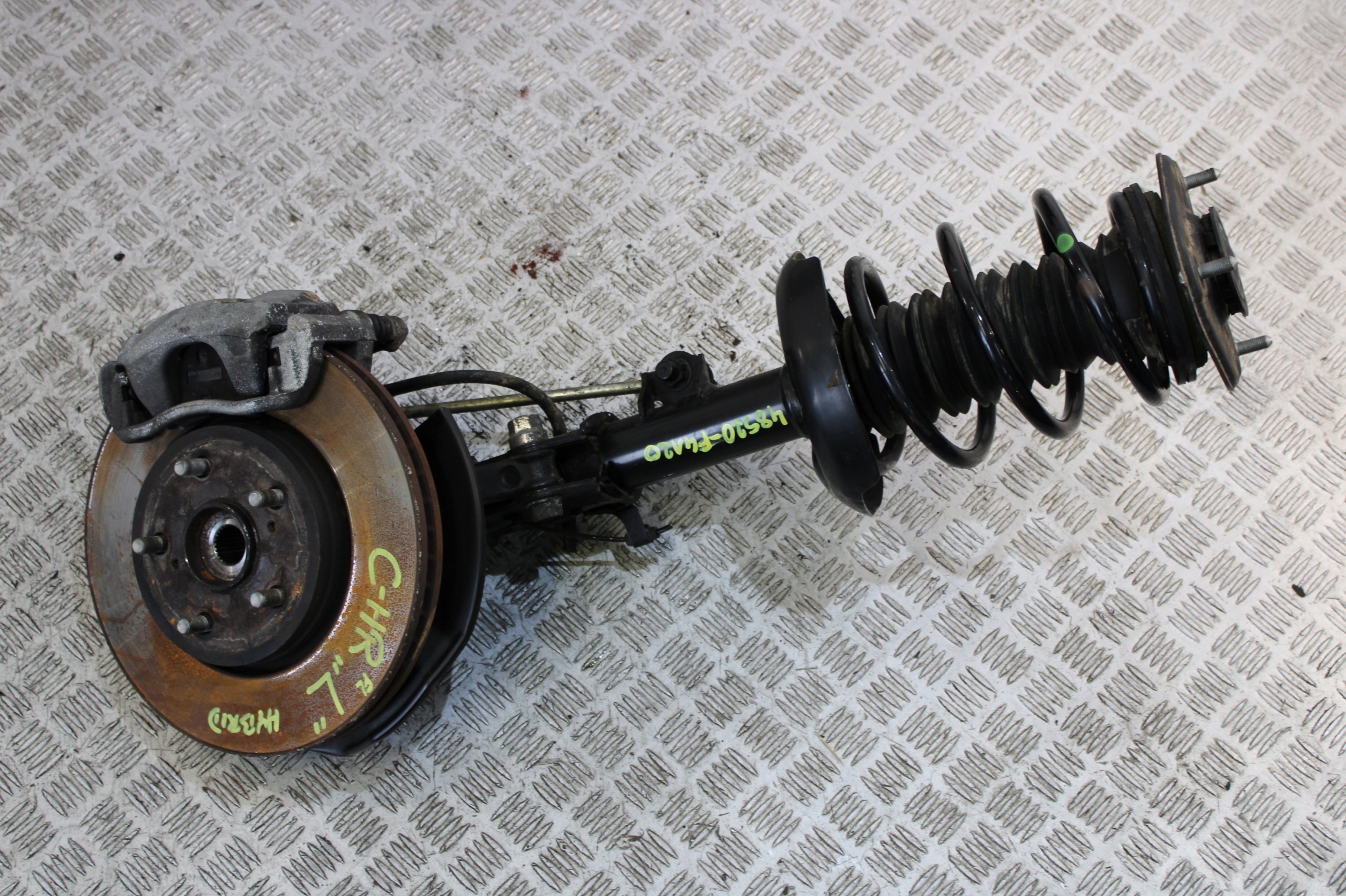 ZWROTNICA MCPHERSON AMORTYZATOR LEWY PRZÓD TOYOTA CHR LIFT