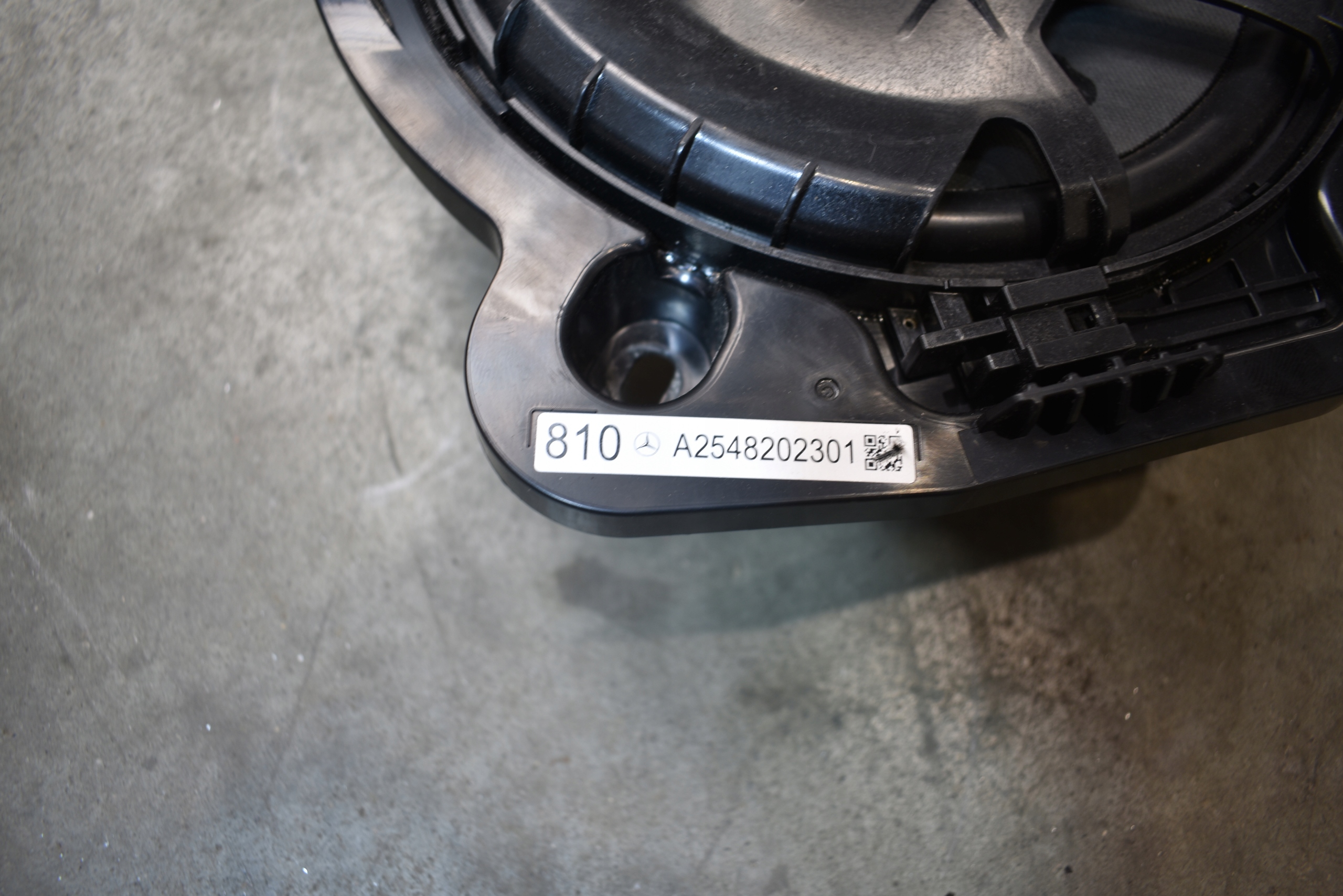 IDEALNY speaker MERCEDES W214 W206 1