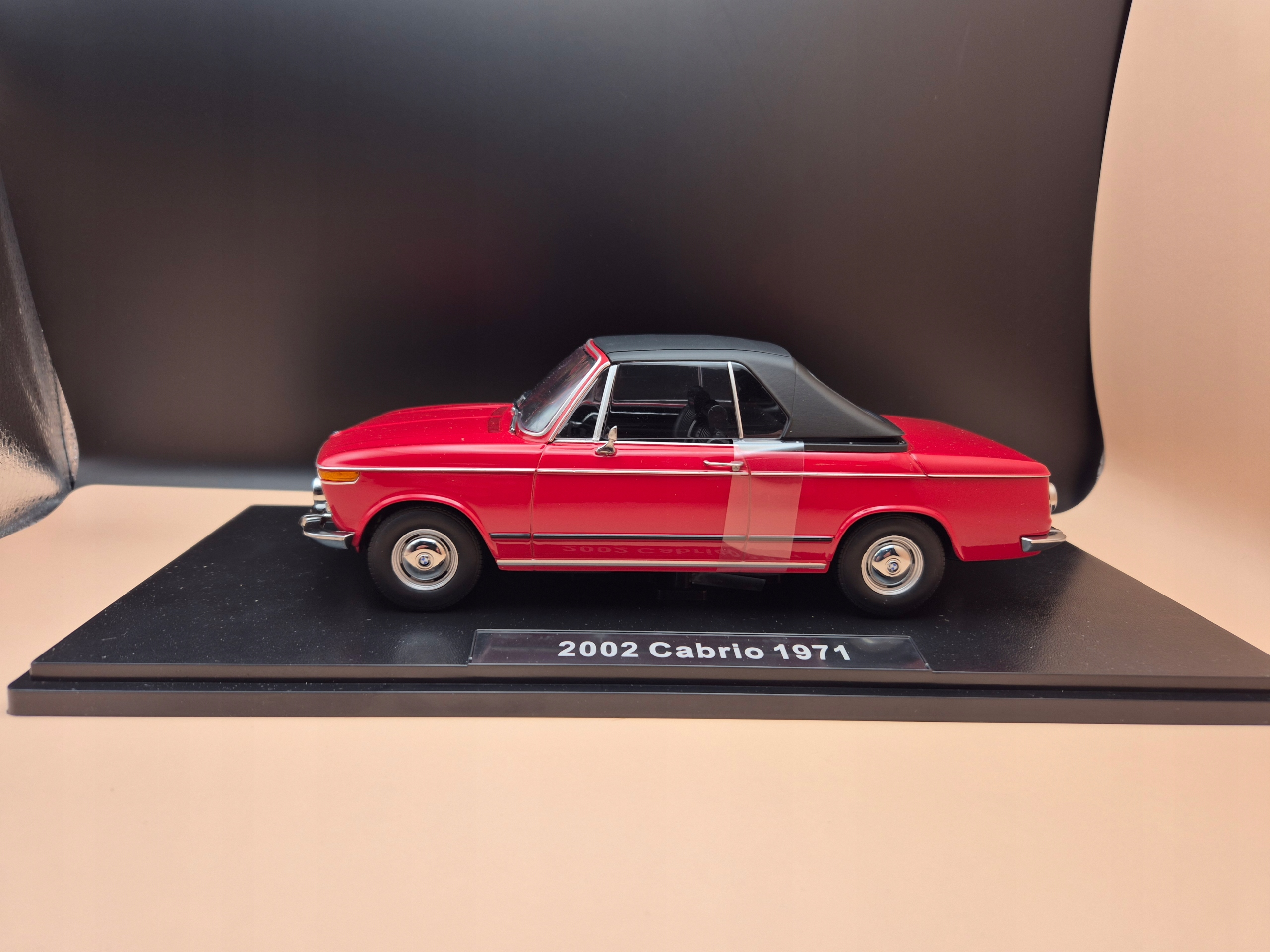 KK SCALE BMW 2002 Cabriolet 1971 RED 1:18