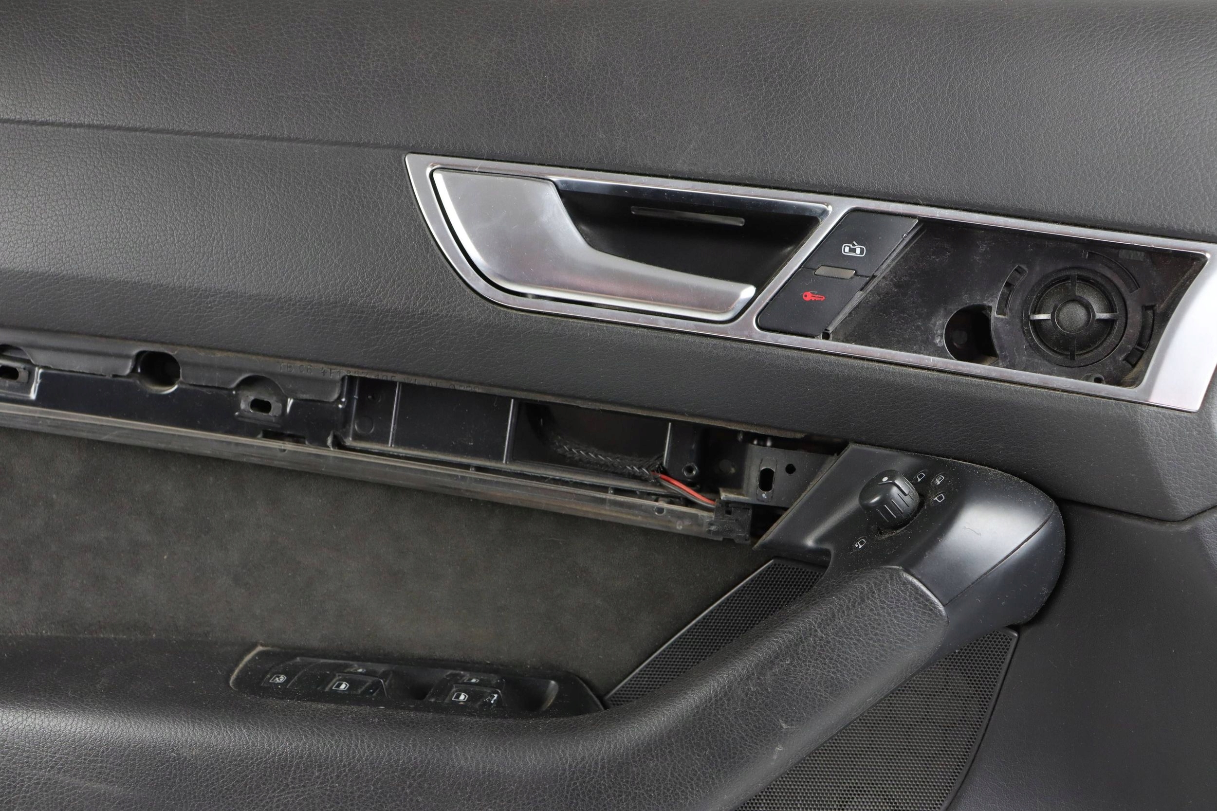 AUDI A6 C6 side upholstery door left front front 4F1867105A EUROPA