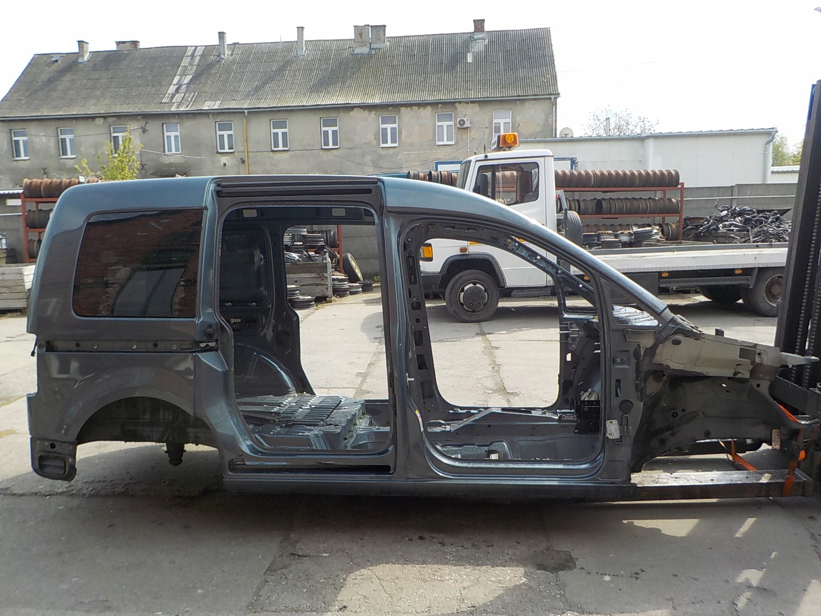 VW CADDY III 03-10 КУЗОВЩИНА