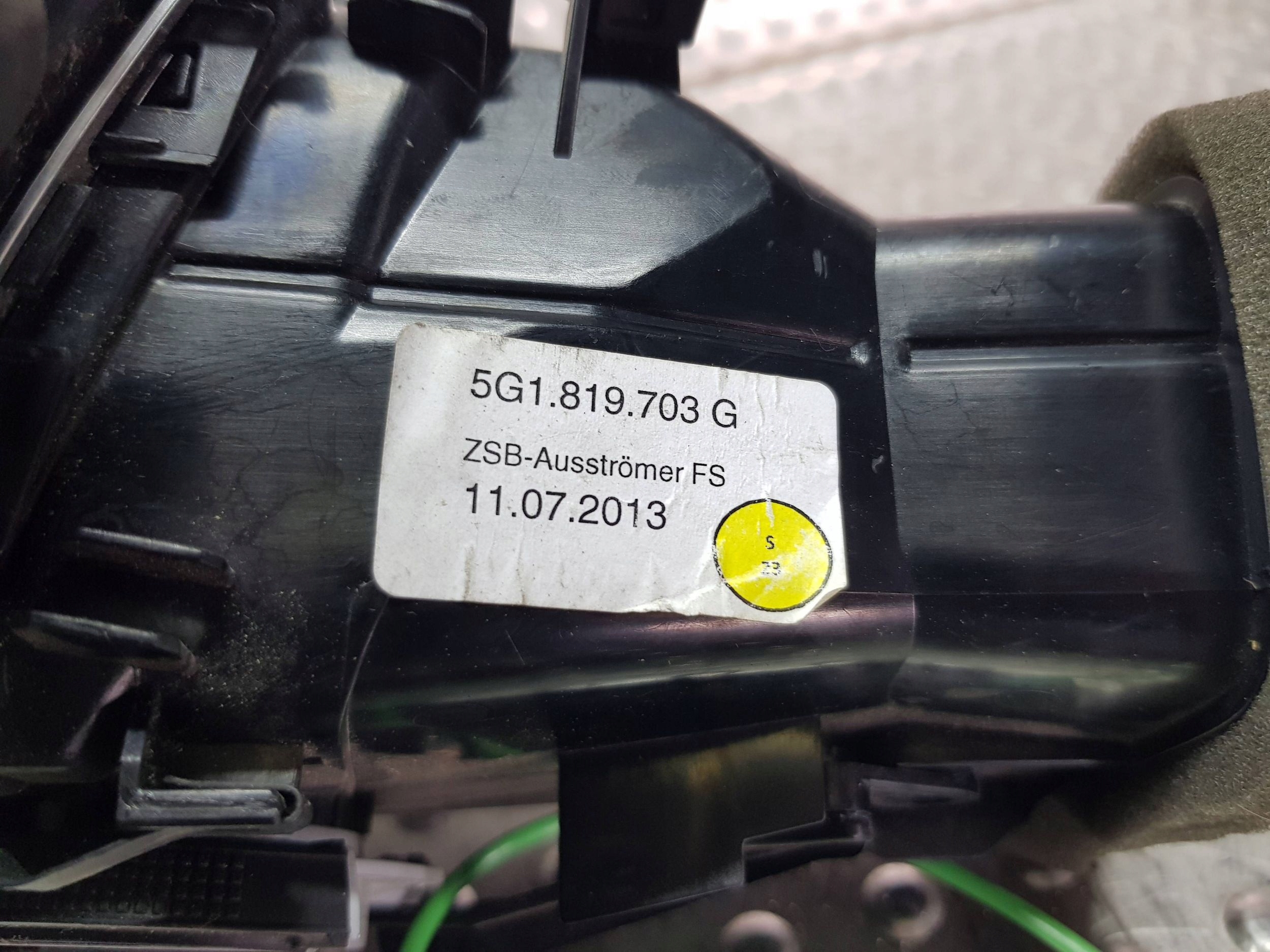 grid air conditioning devices left 5G1819703G VW GOLF VII