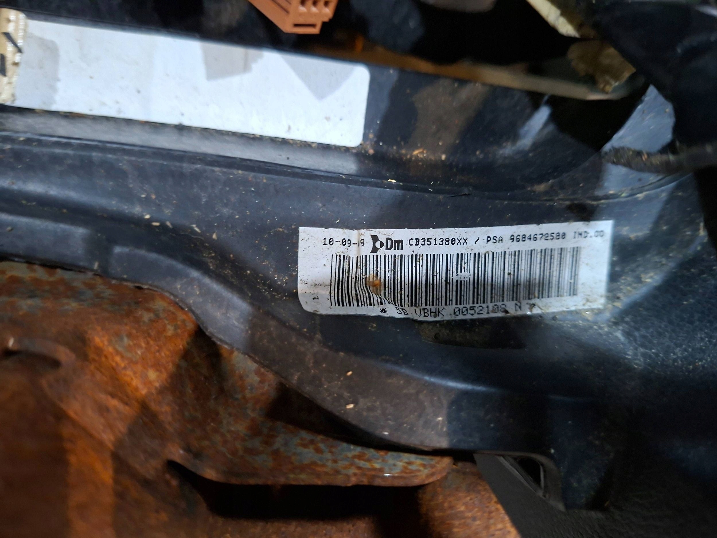 торпеда консоль UP 9684672580 peugeot 3008 и 5008 2009-