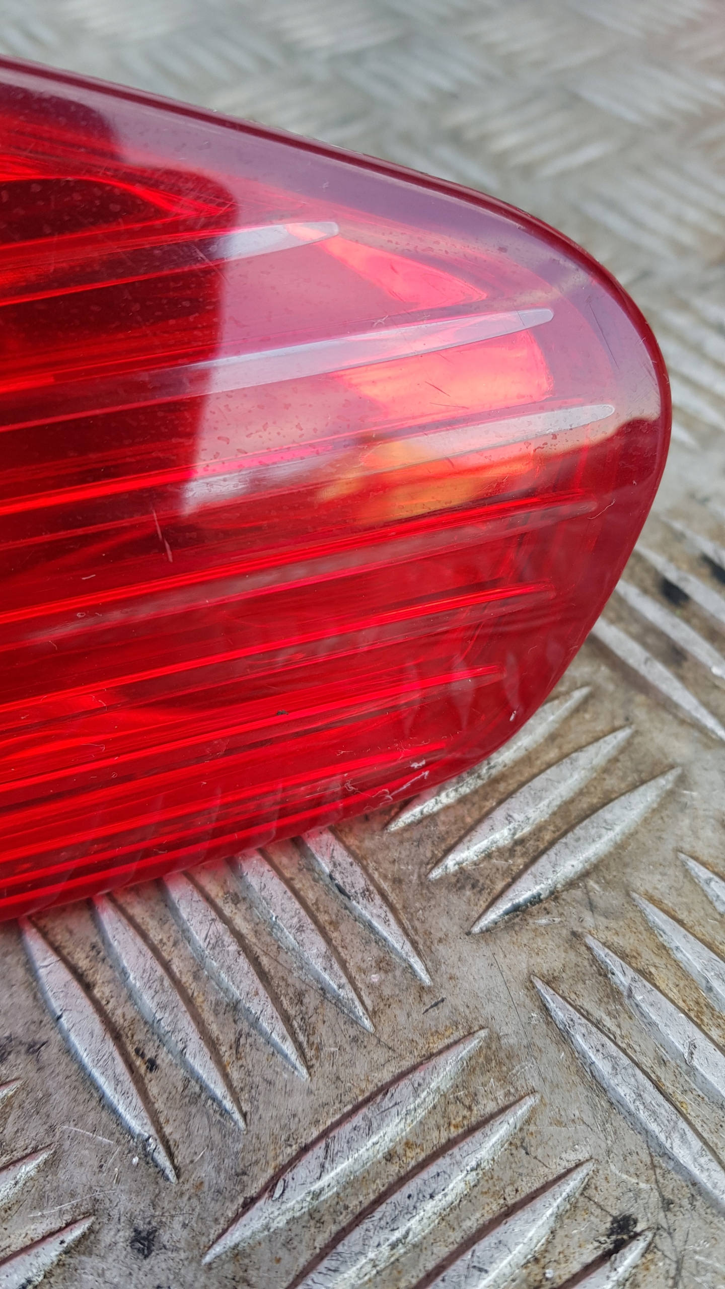 PEUGEOT 607 light right rear part