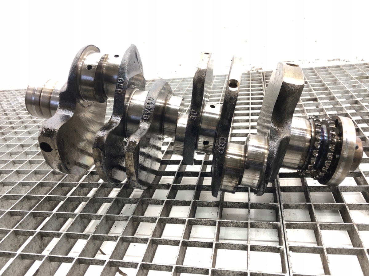 WAŁ KORBOWY AUDI A4 B7 04-08 3.0TDI BKN Typ samochodu Samochody osobowe