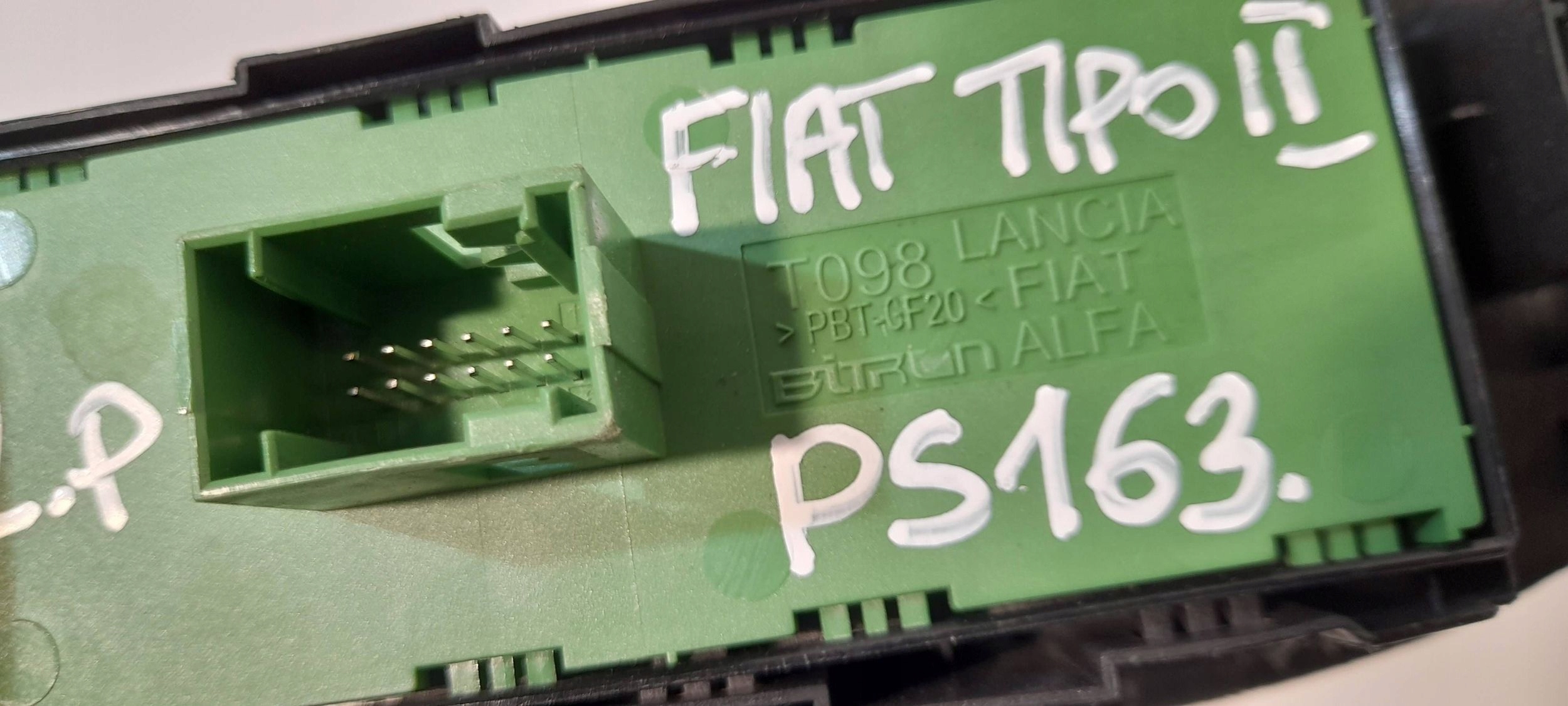 Fiat Tipo window control switch 735604302