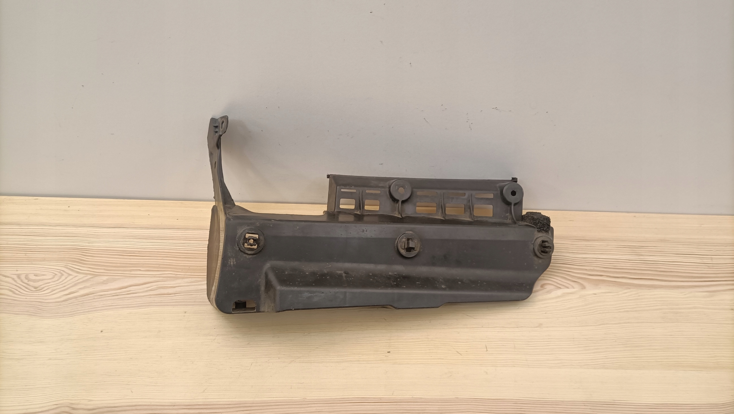 LEXUS LS600H bumper bracket right rear part 52565-50050 K144/107