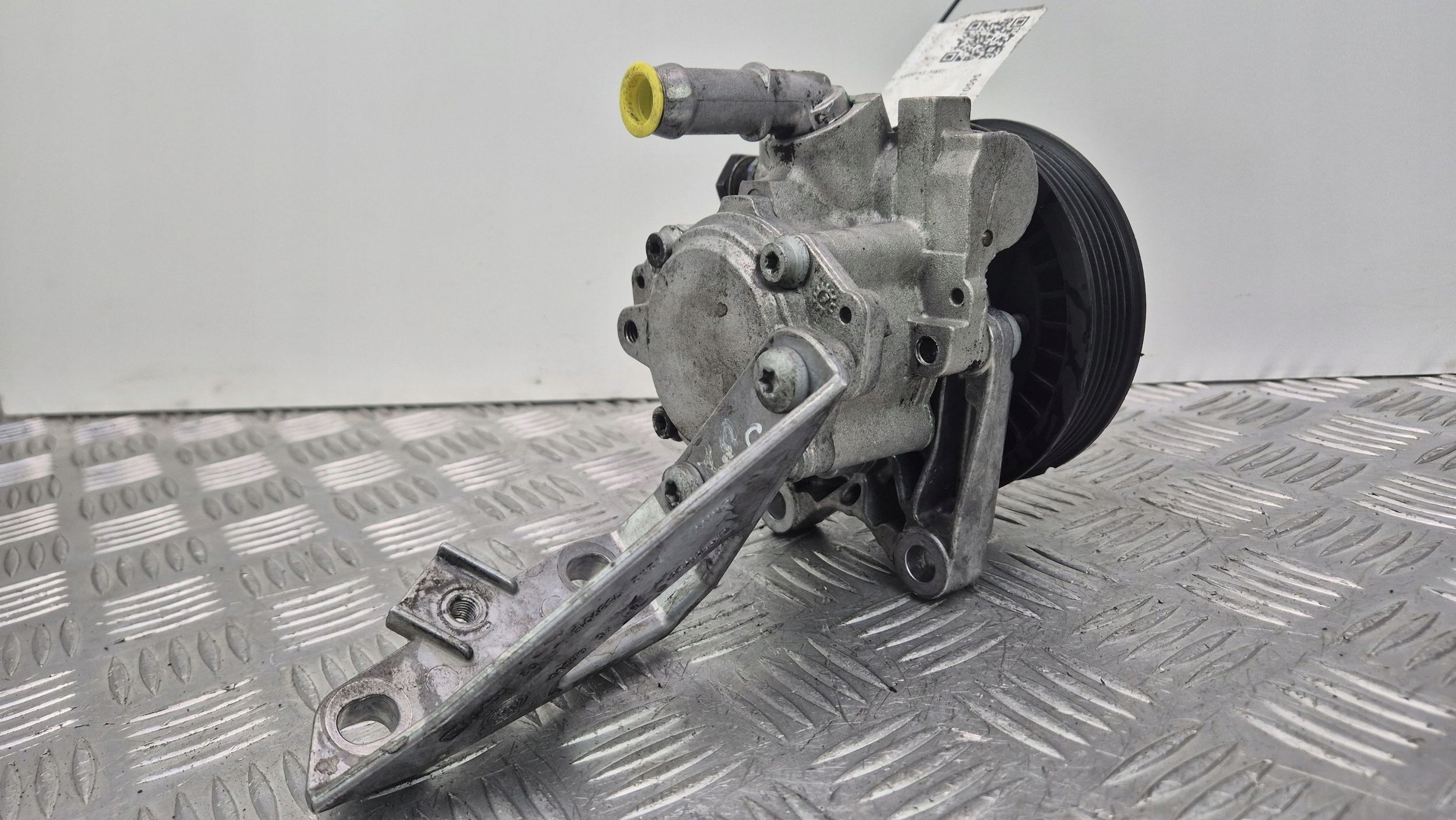 BMW 3 E90 E91 330i servo pump LH2113605 N52B30
