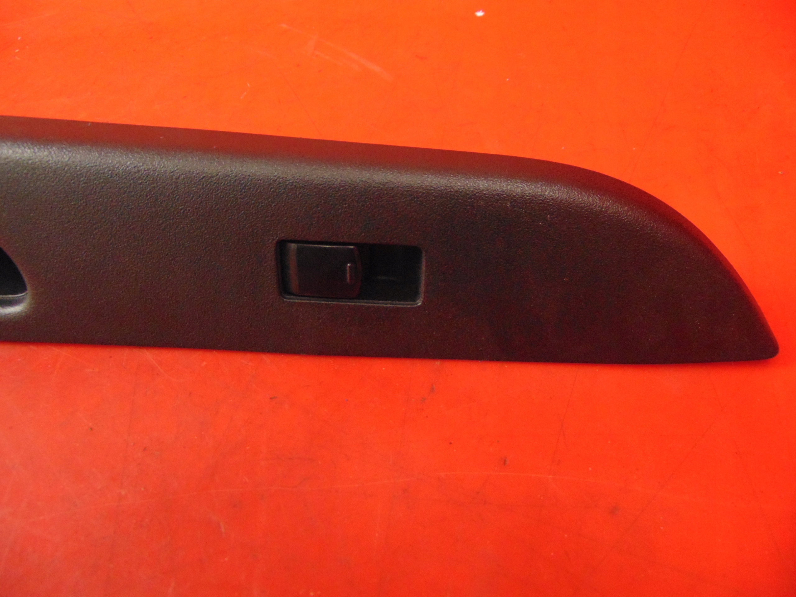 MICRA K13 IV 5D switch windows right front EU