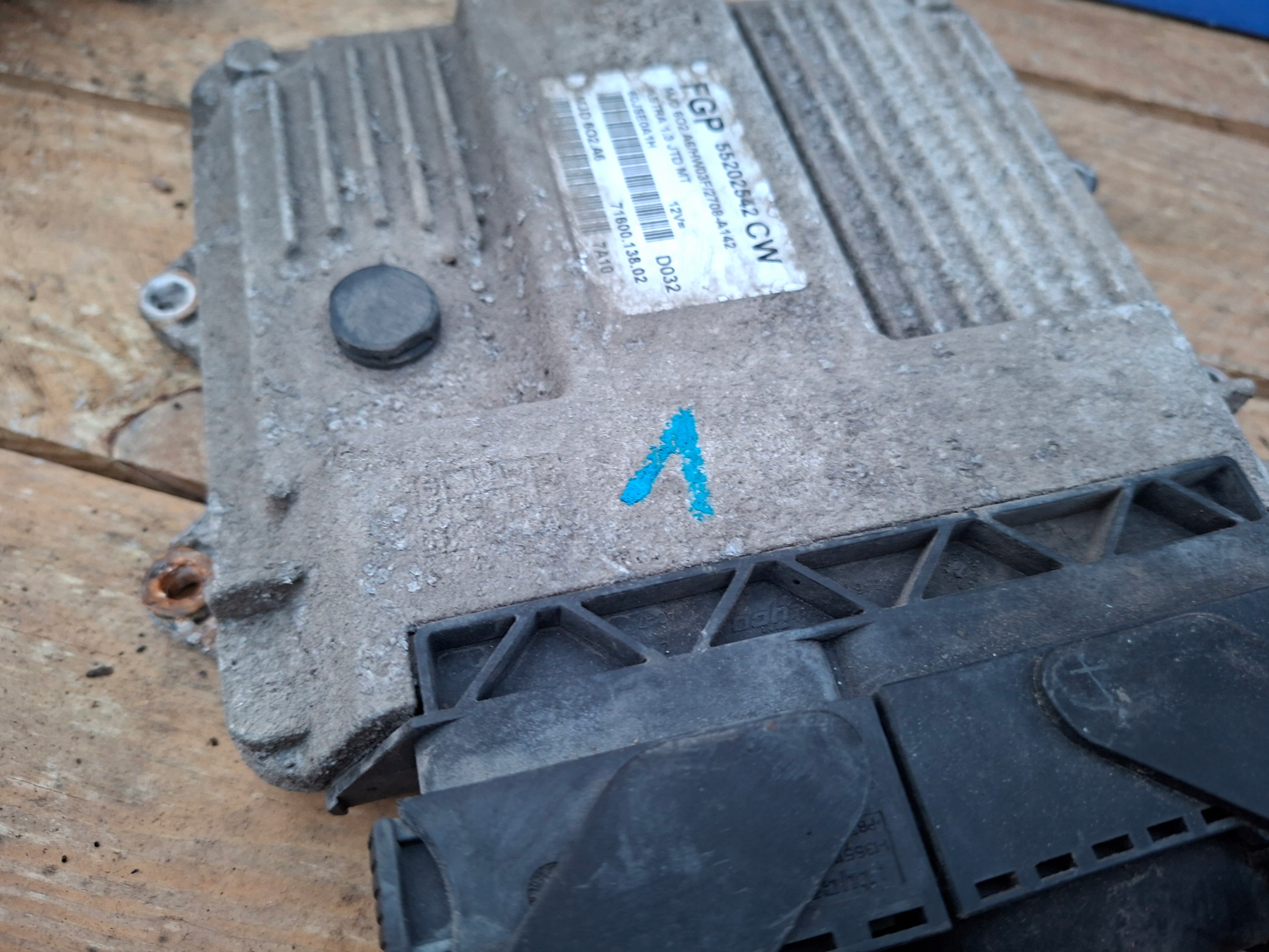 computer control unit of the engine OPEL ASTRA H 1.3 CDTI FGP Z13DTH 55202542